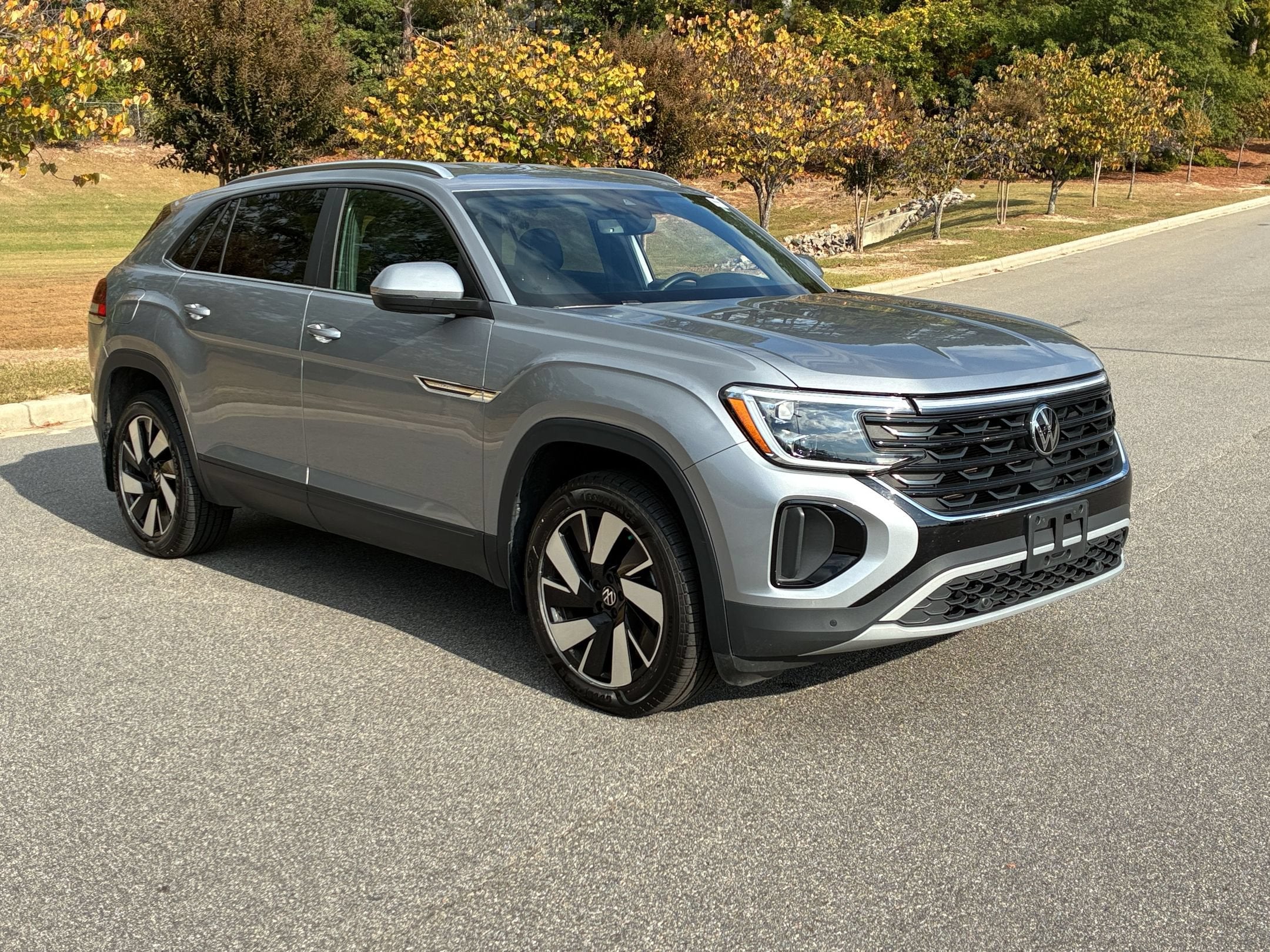 2024 Volkswagen Atlas Cross Sport 2.0T SE w/Technology