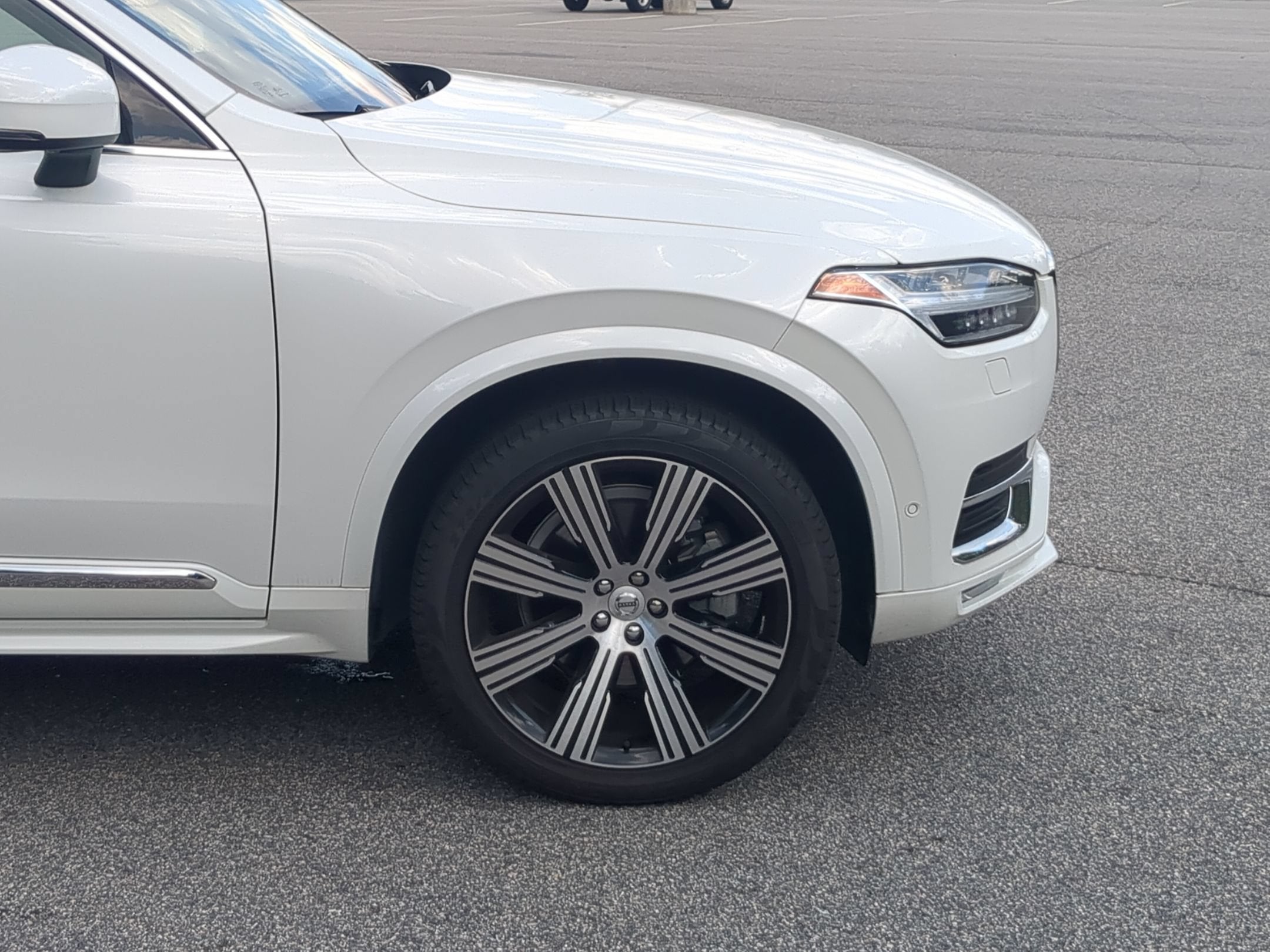 2024 Volvo XC90 Plus Bright Theme