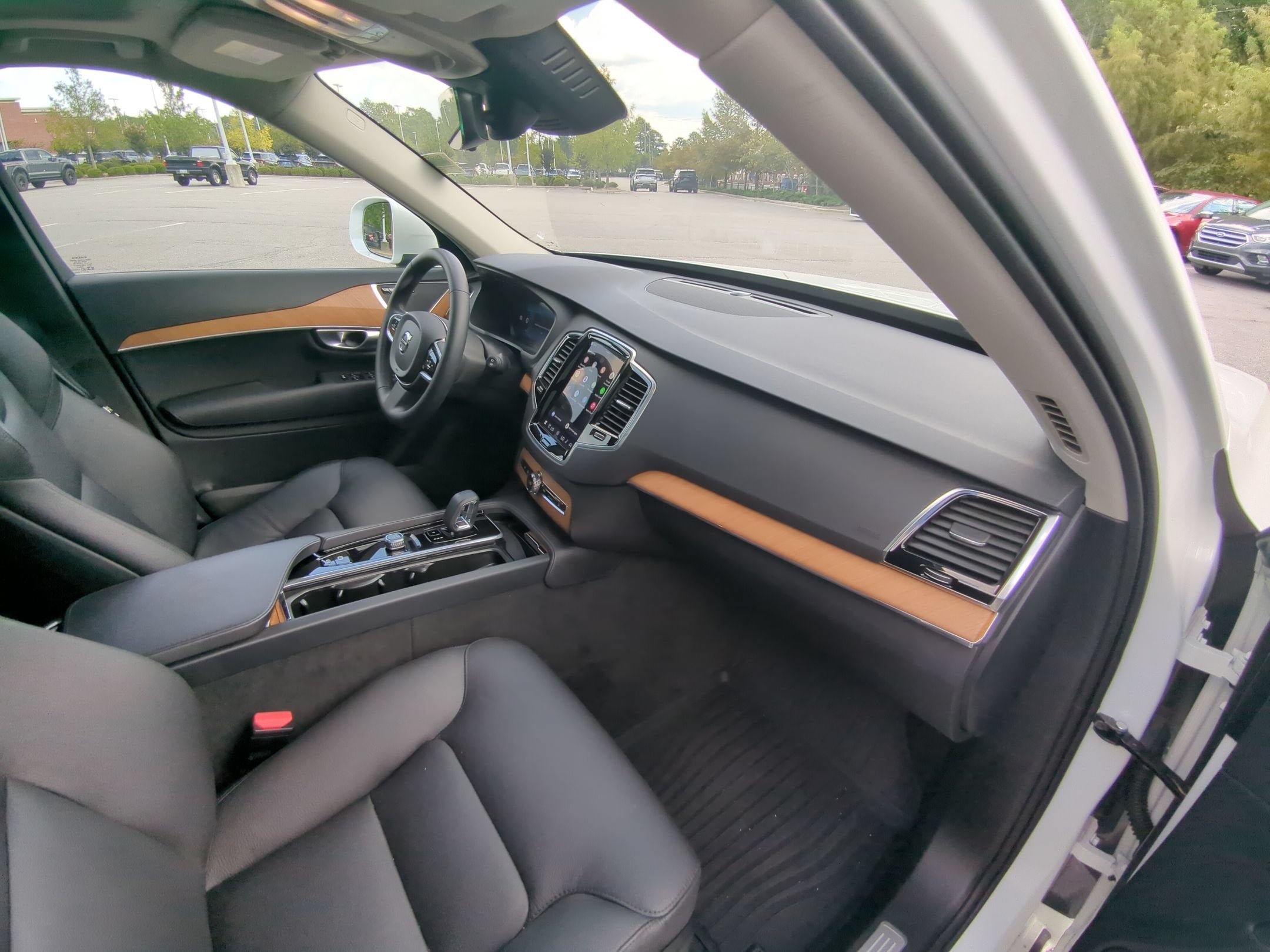 2024 Volvo XC90 Plus Bright Theme