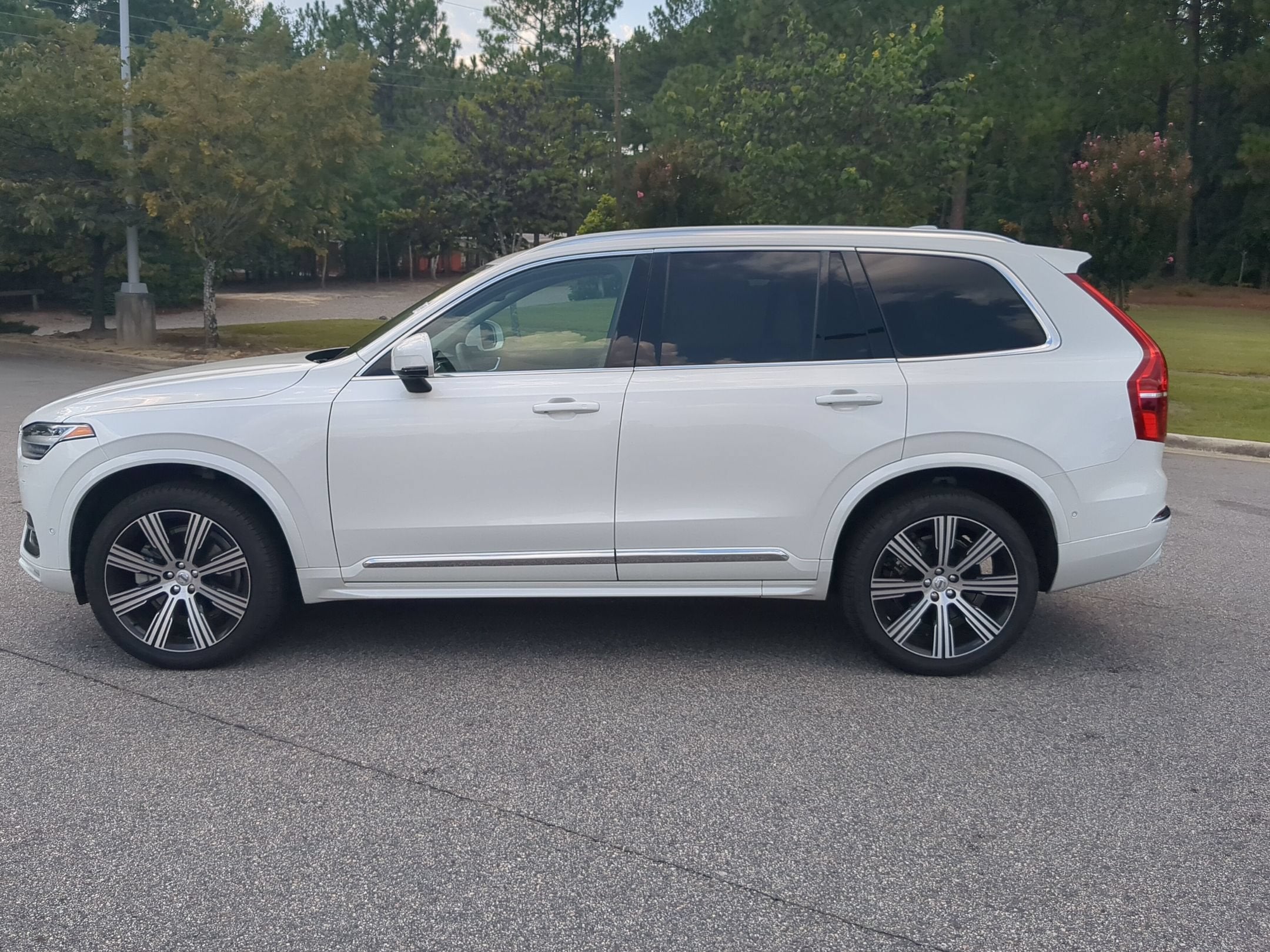 2024 Volvo XC90 Plus Bright Theme