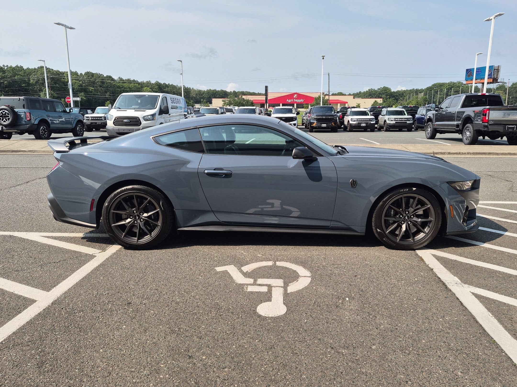 2024 Ford Mustang Dark Horse