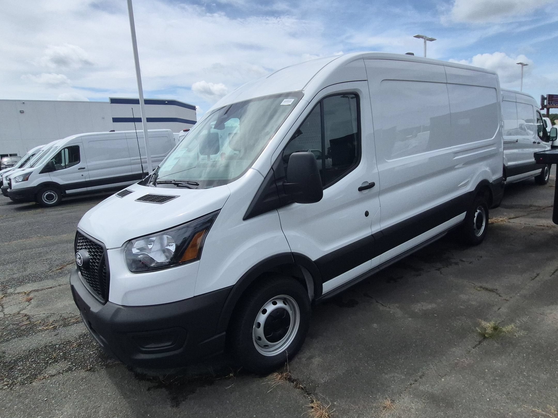 2026 Ford Transit Passenger Wagon XLT