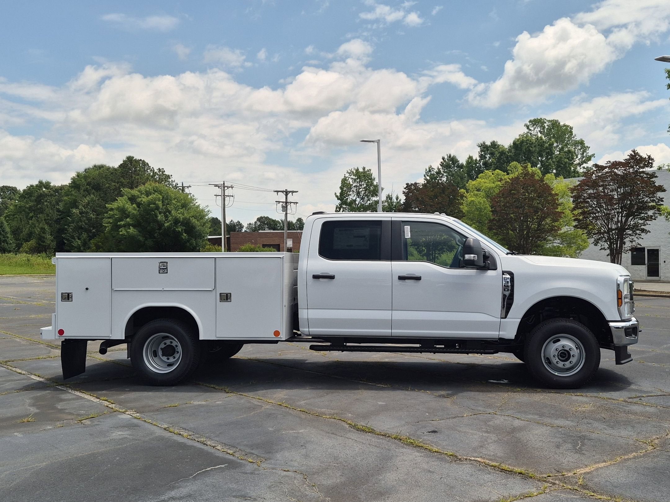 2026 Ford Super Duty F-350 DRW XL