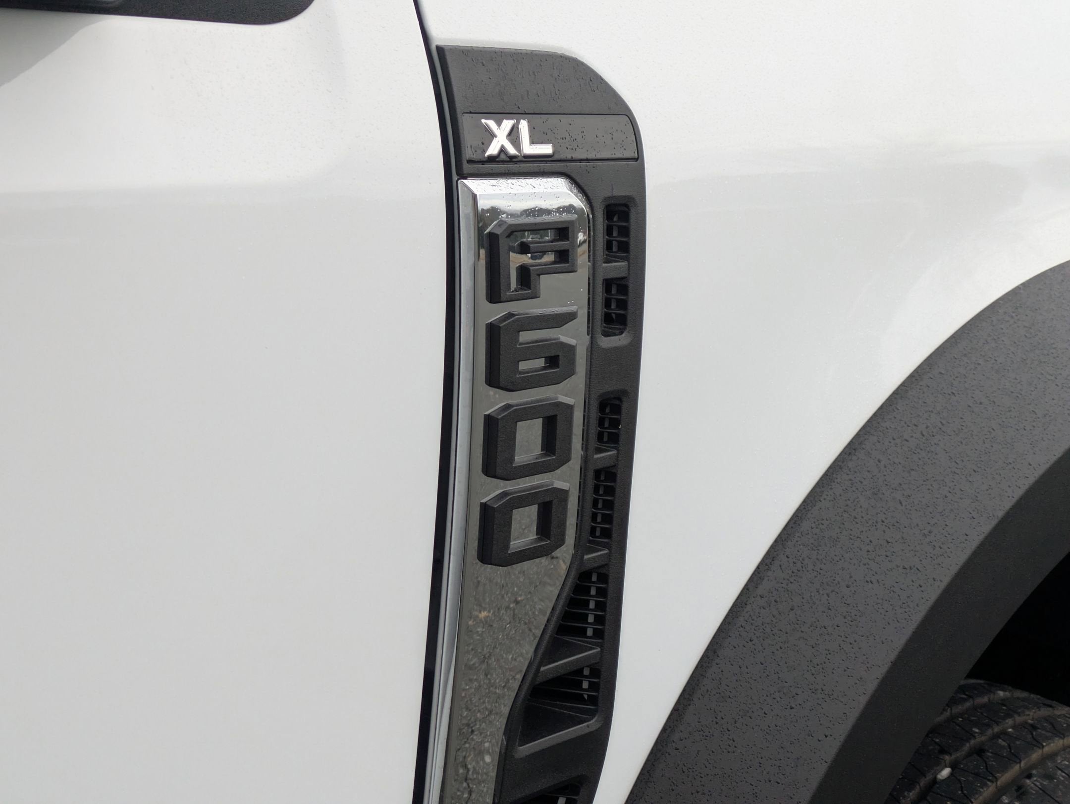 2025 Ford Super Duty F-600 DRW XL