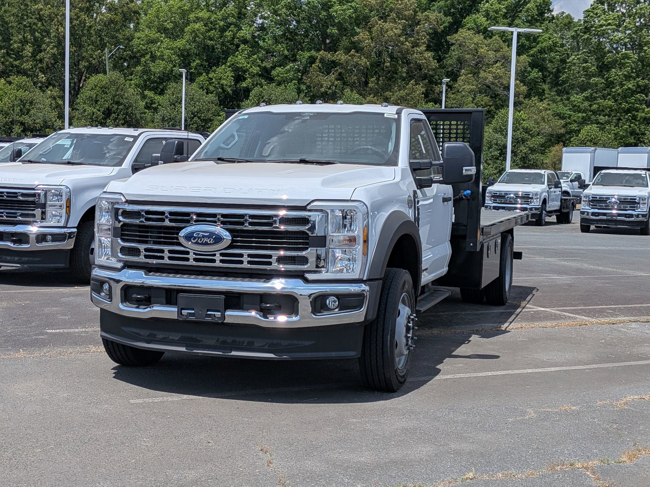 2025 Ford Super Duty F-600 DRW XL