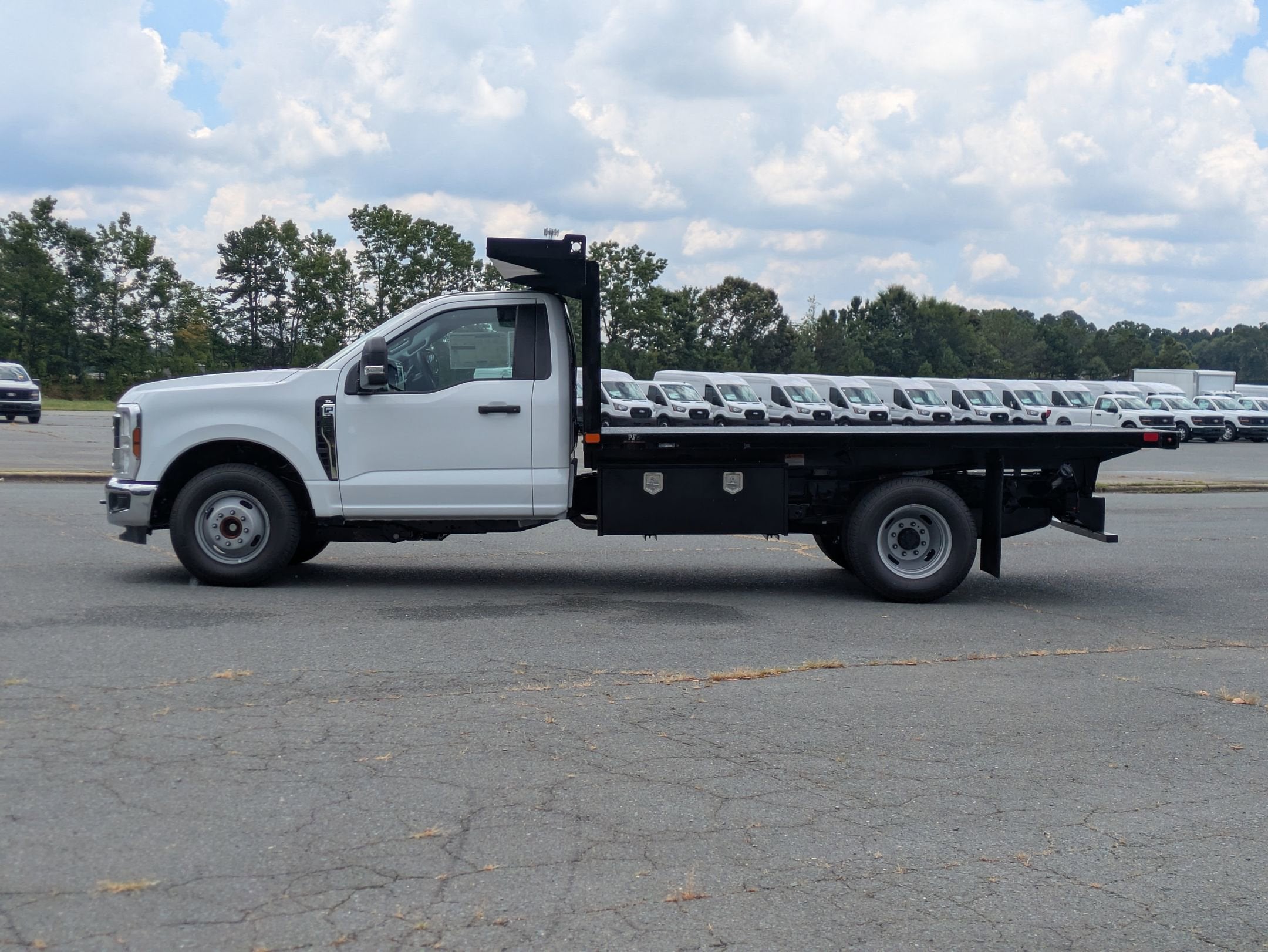 2025 Ford Super Duty F-350 DRW XL