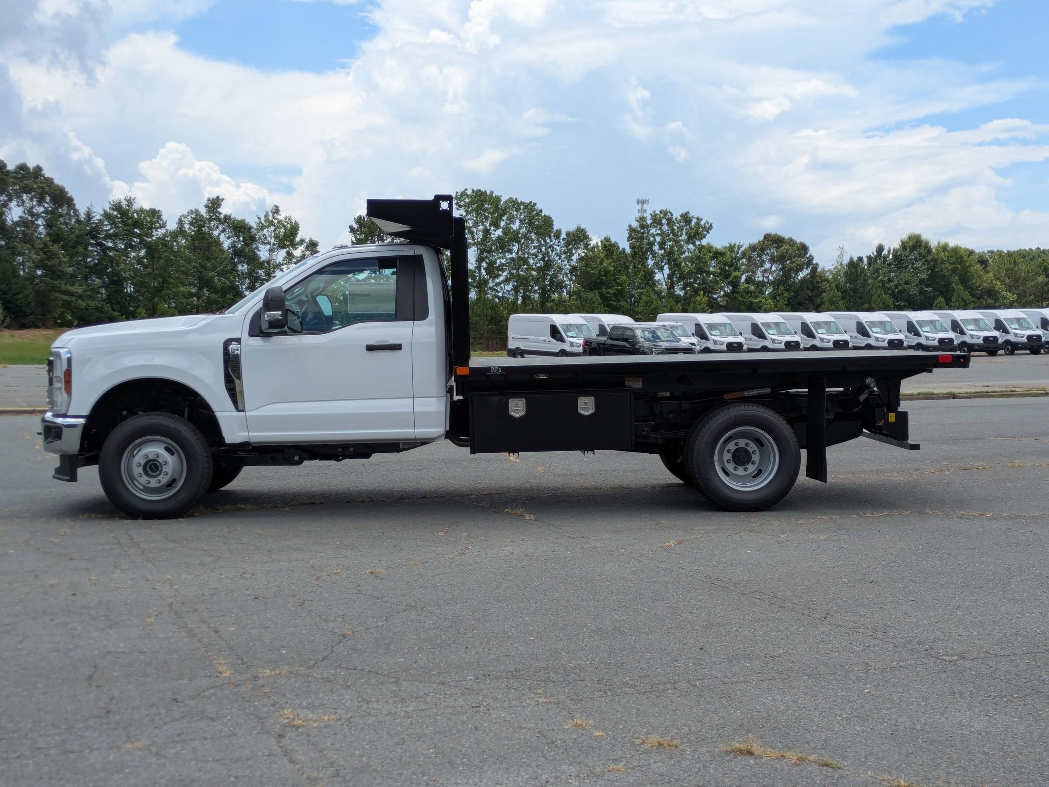 2025 Ford Super Duty F-350 DRW XL