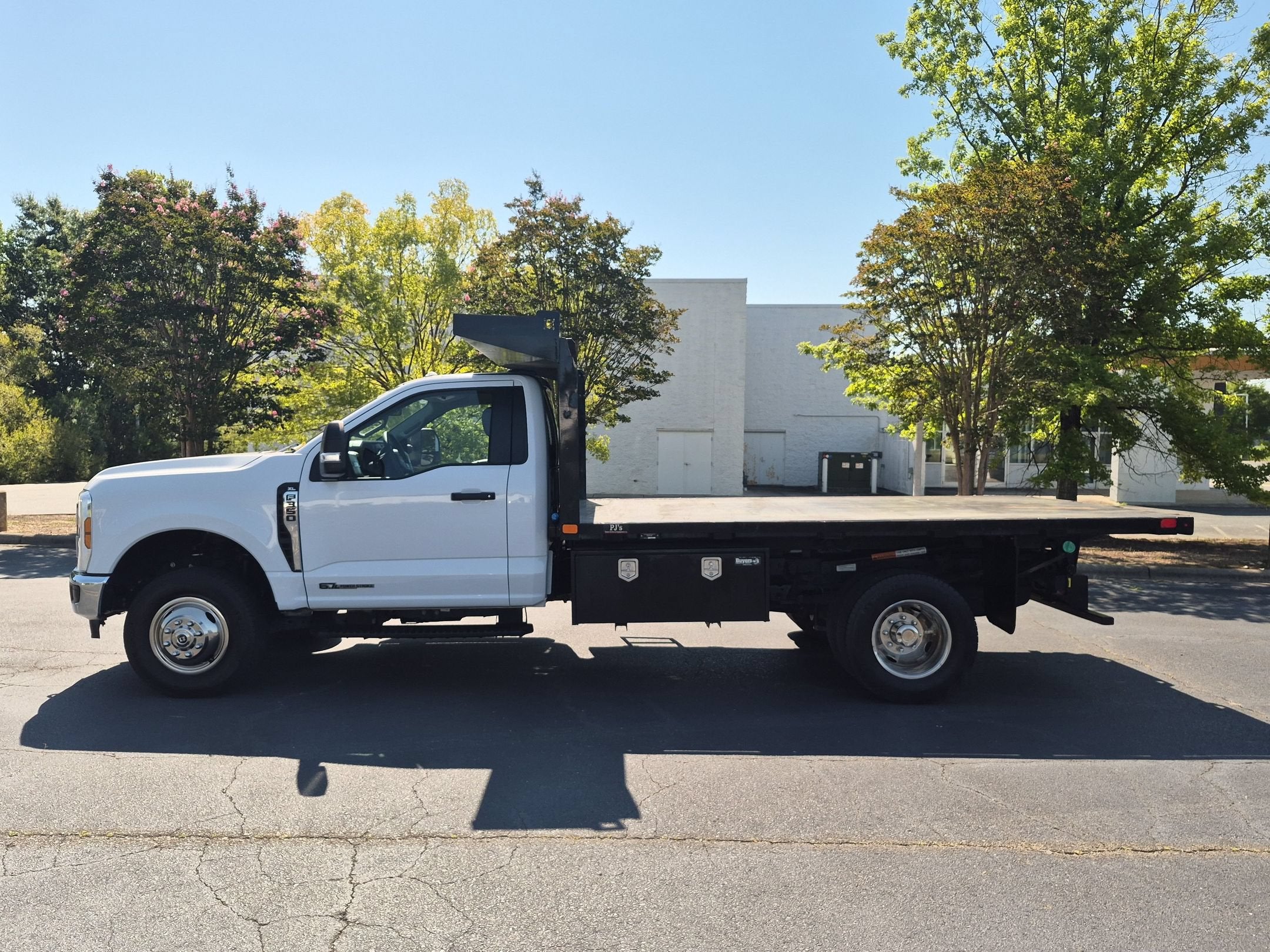 2024 Ford Super Duty F-350 DRW XL