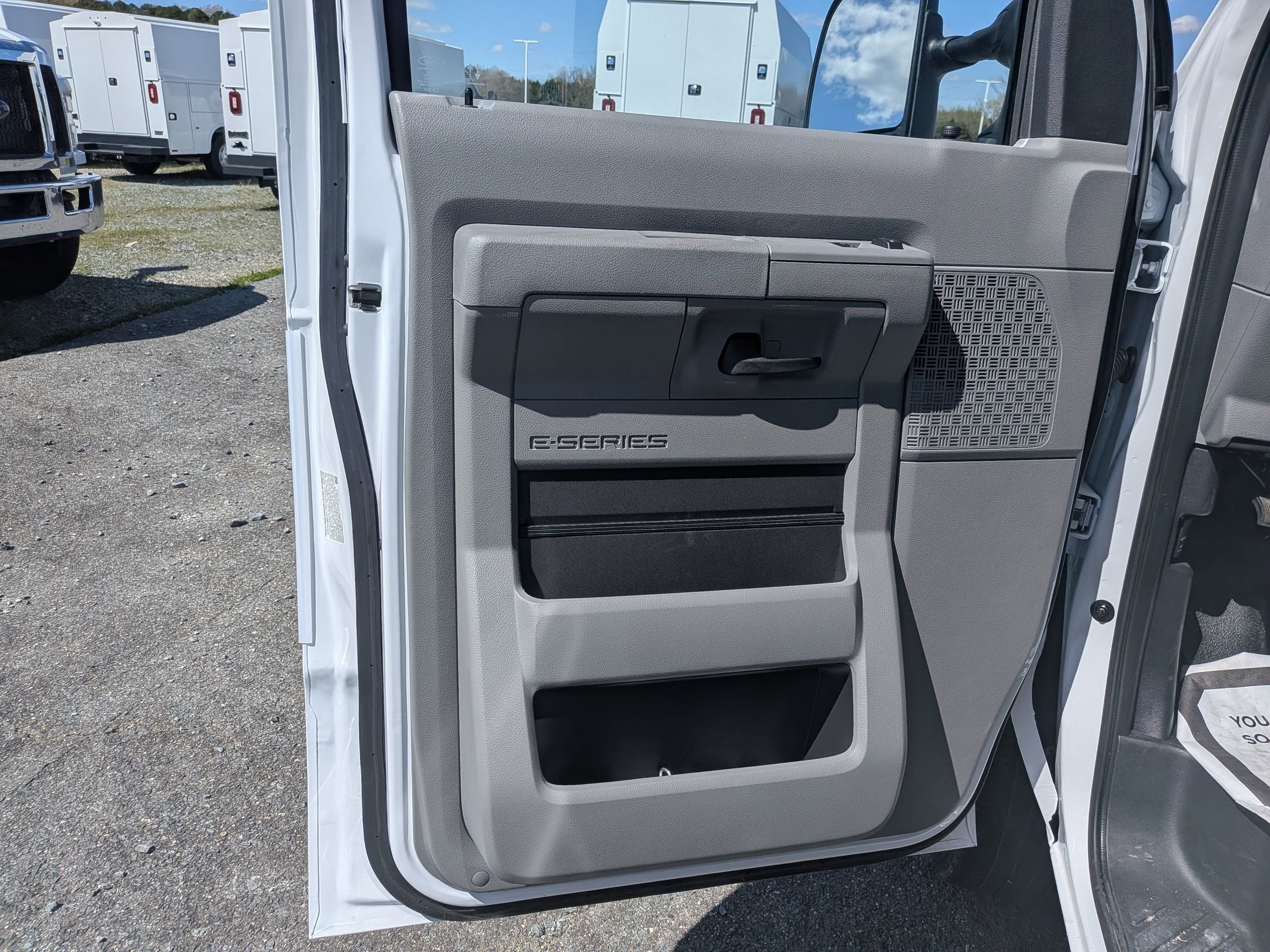 2026 Ford E-Series Cutaway Base