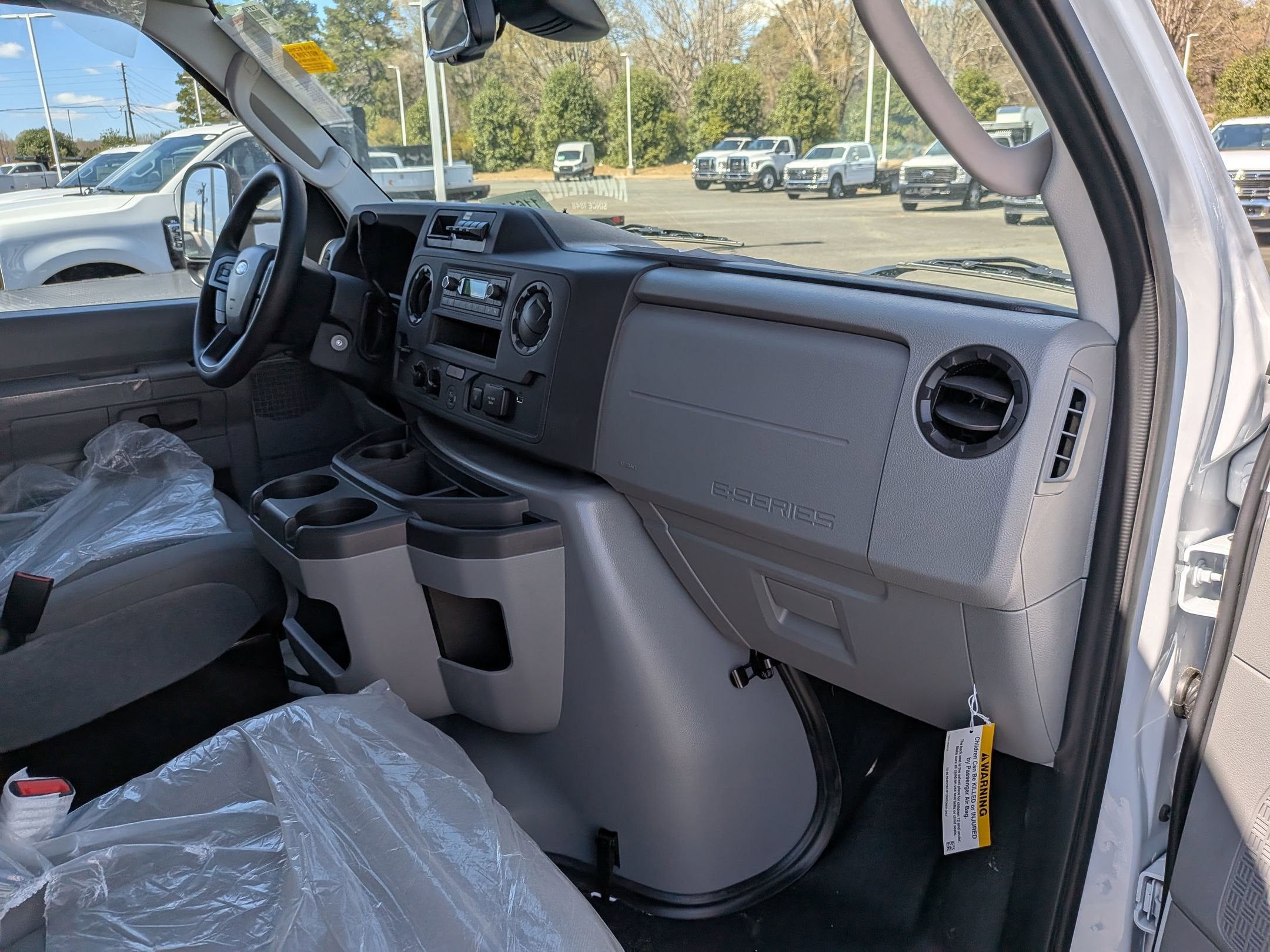 2027 Ford E-Series Cutaway Base