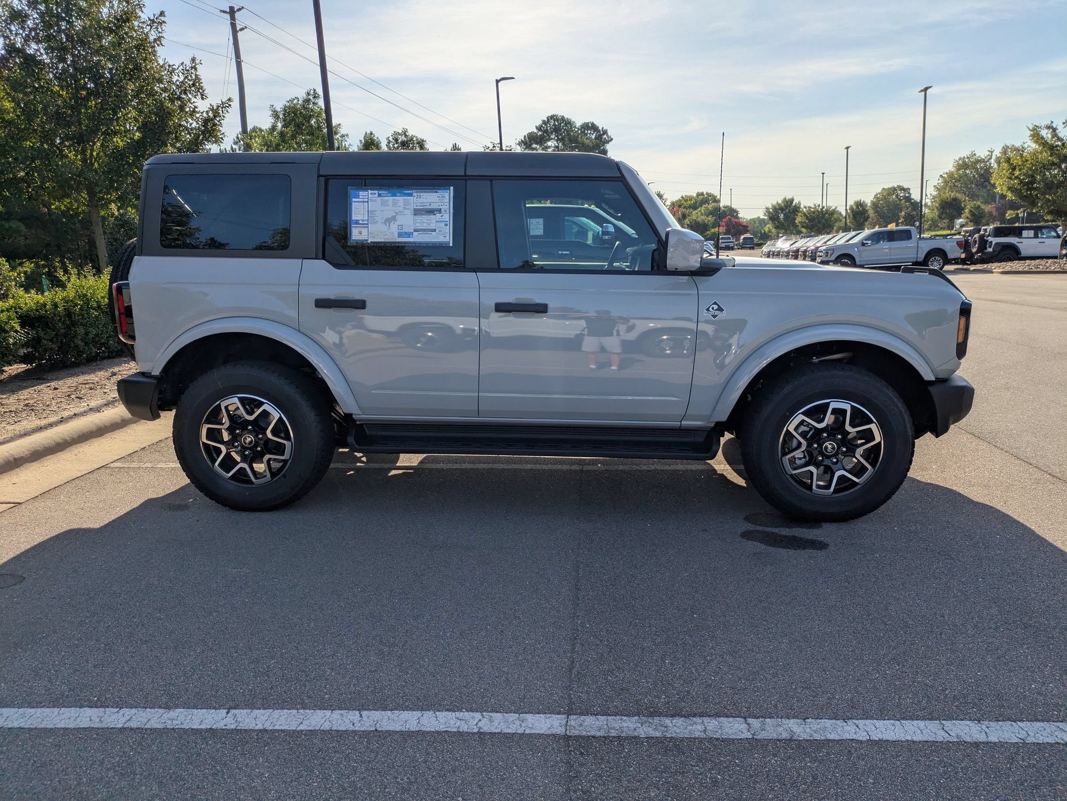 2026 Ford Bronco Outer Banks