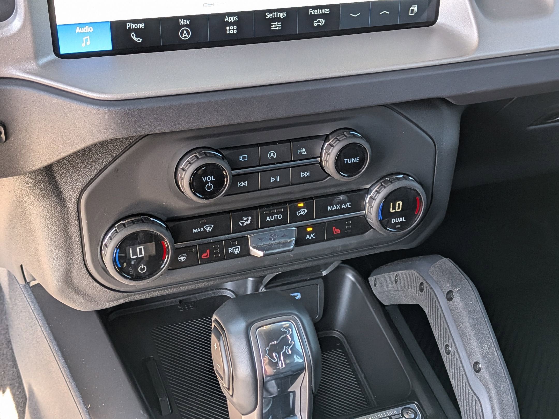 2025 Ford Bronco Outer Banks Custom Wheels / Lift