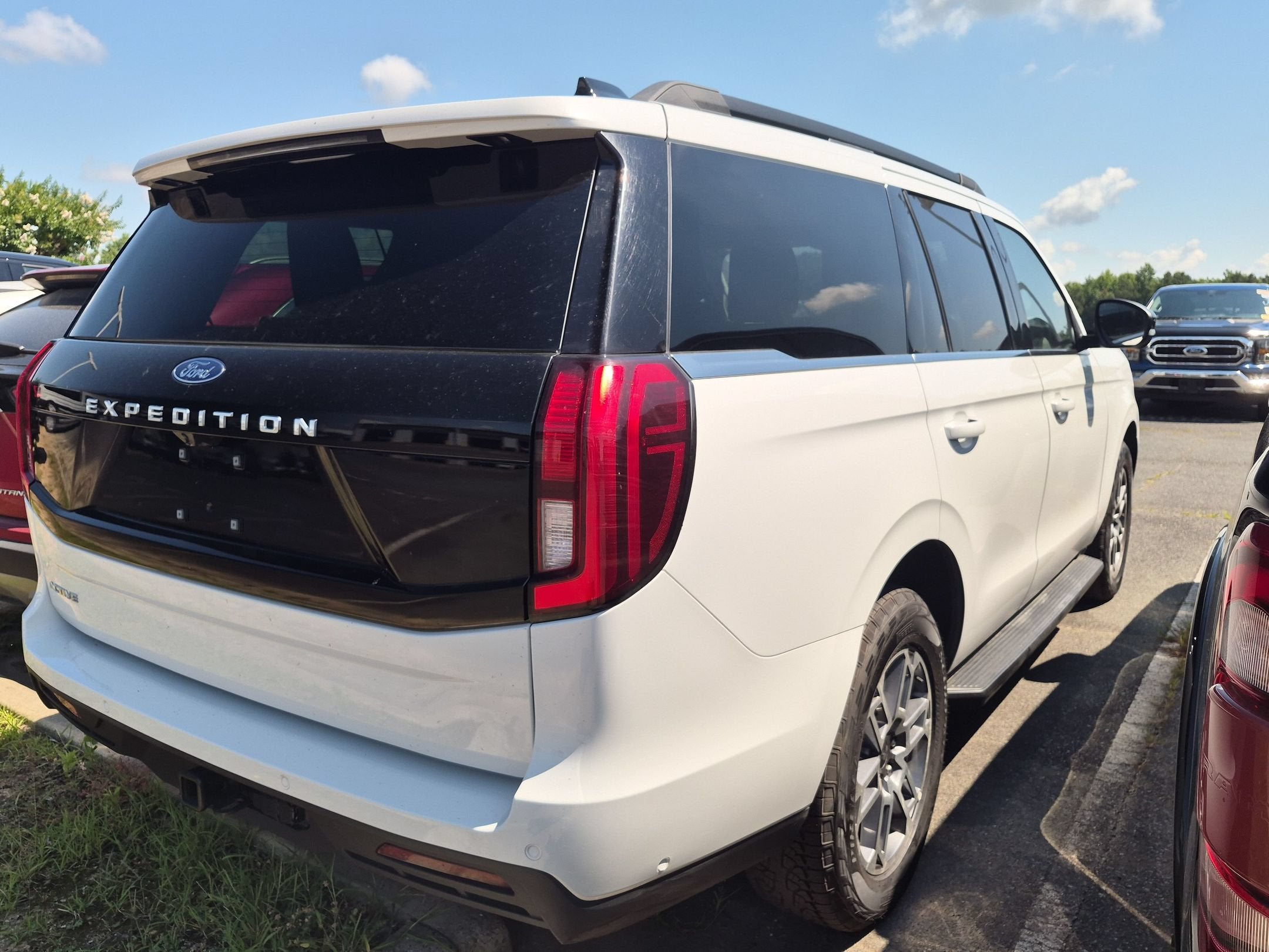 2025 Ford Expedition Active