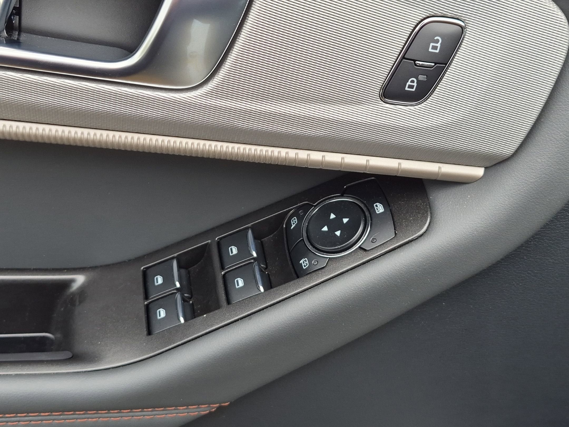 2026 Ford Explorer Active - Crossroads Courtesy Demo