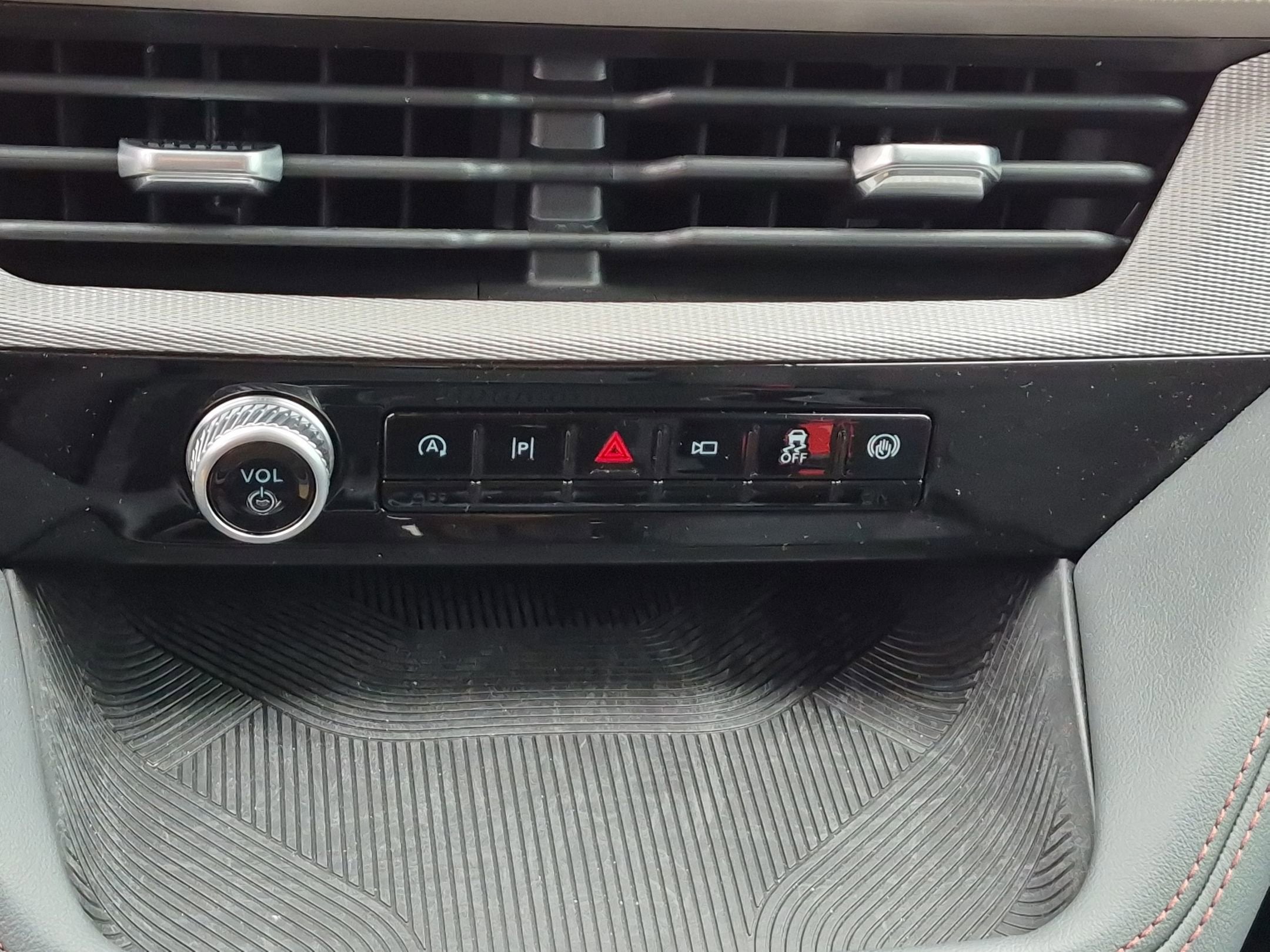 2026 Ford Explorer Active - Crossroads Courtesy Demo