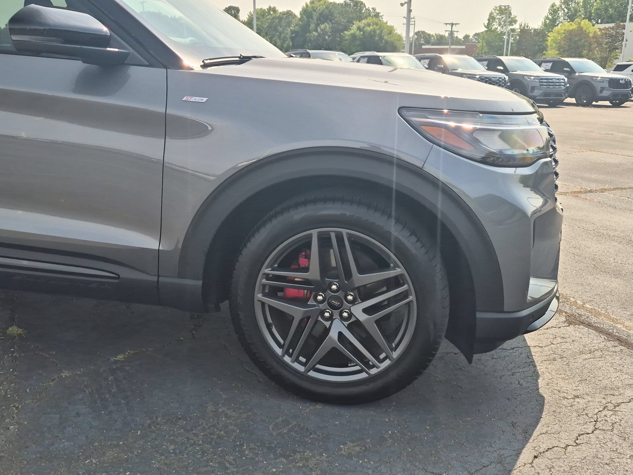 2025 Ford Explorer ST-Line