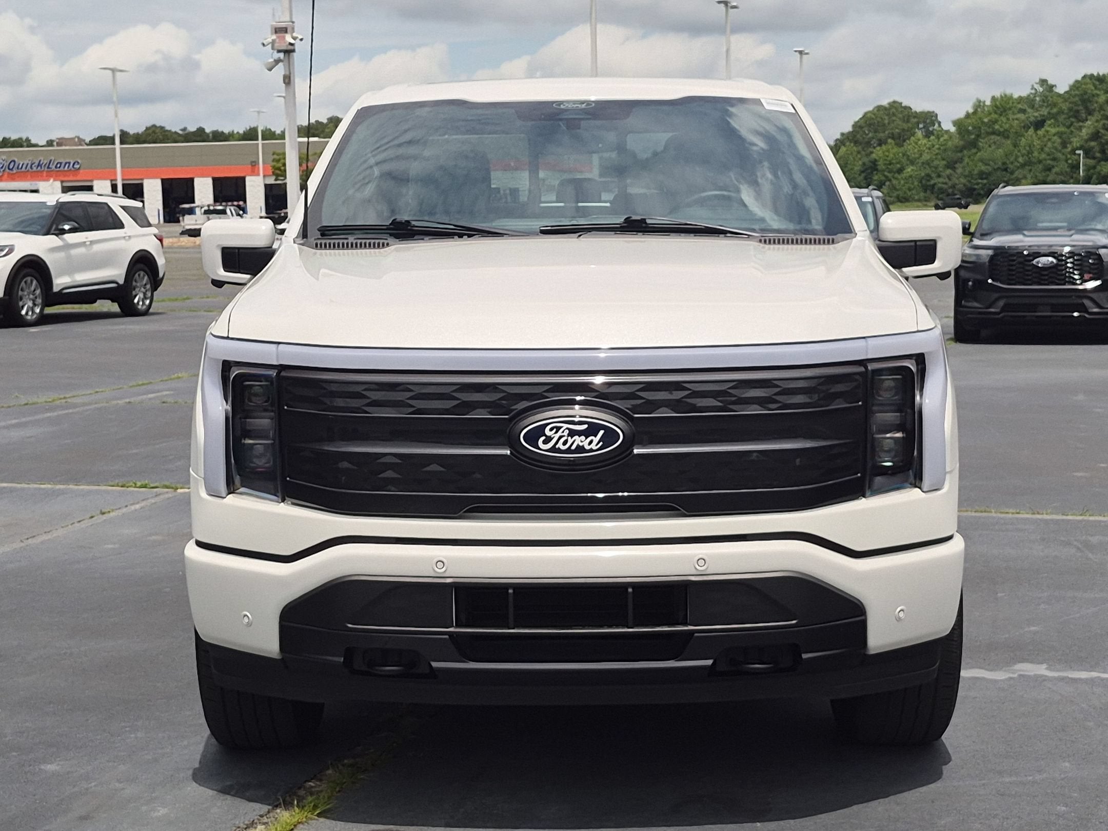 2025 Ford F-150 Lightning Platinum