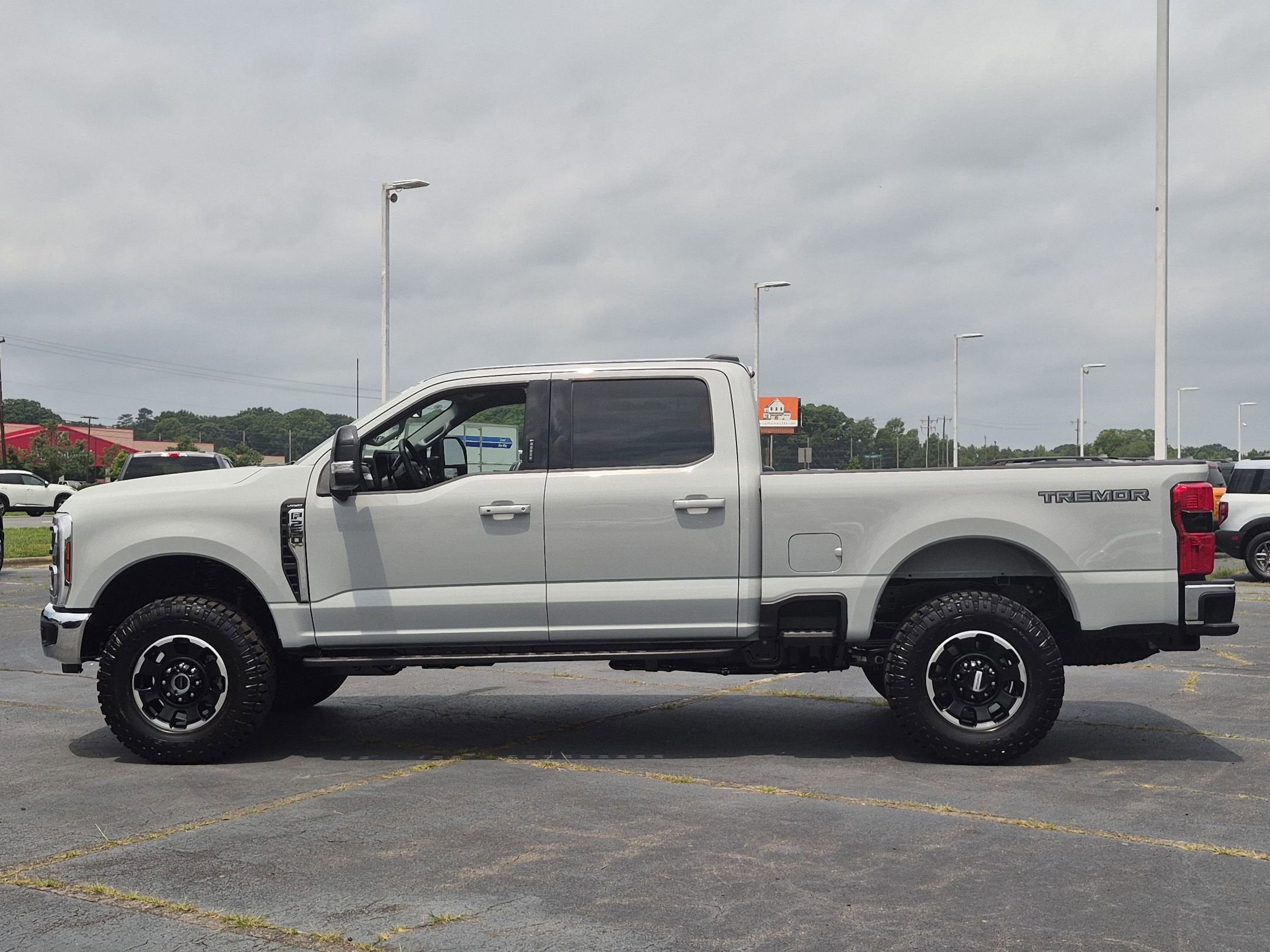2026 Ford Super Duty F-250 SRW LARIAT
