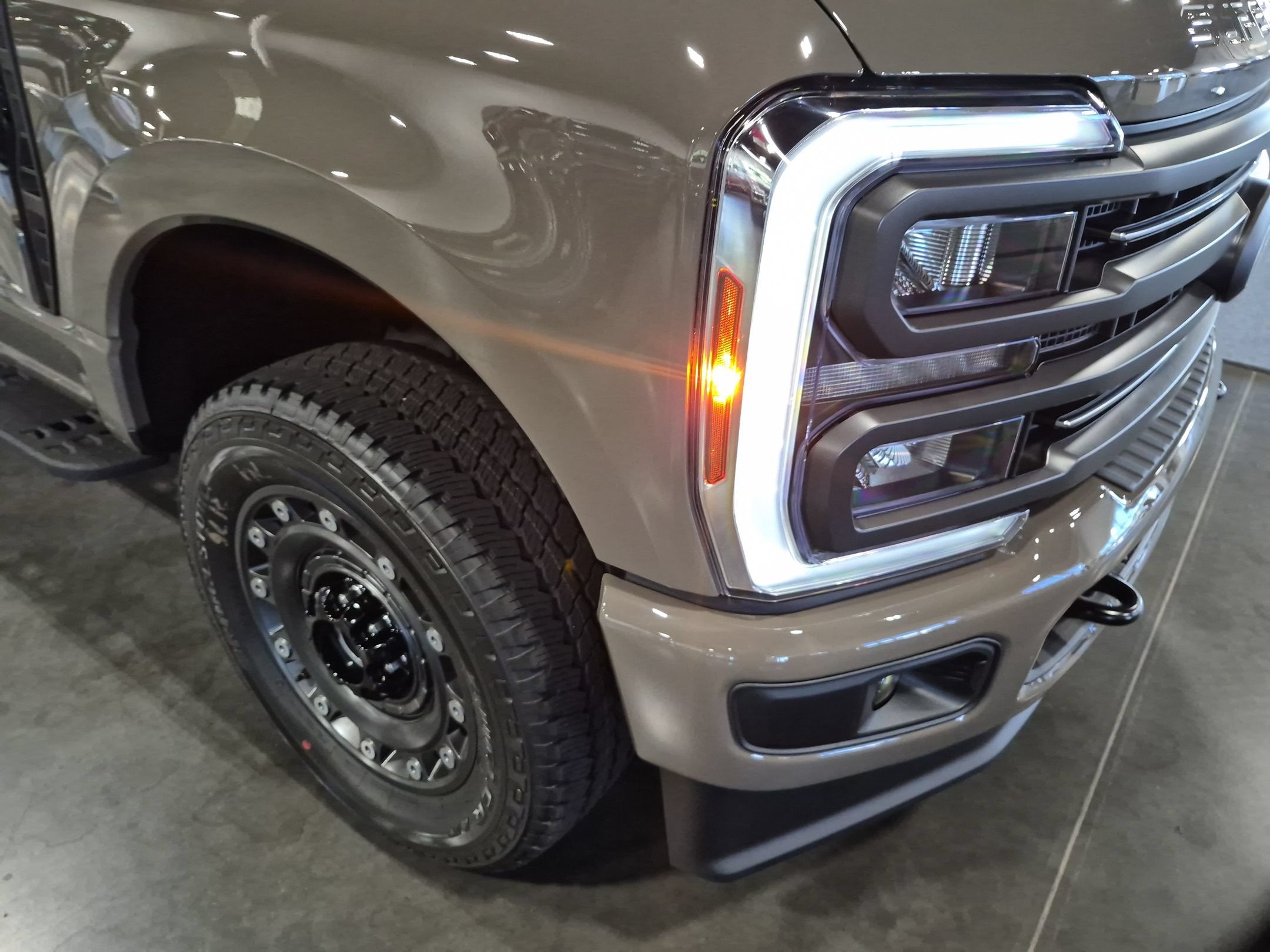 2027 Ford Super Duty F-250 SRW XLT