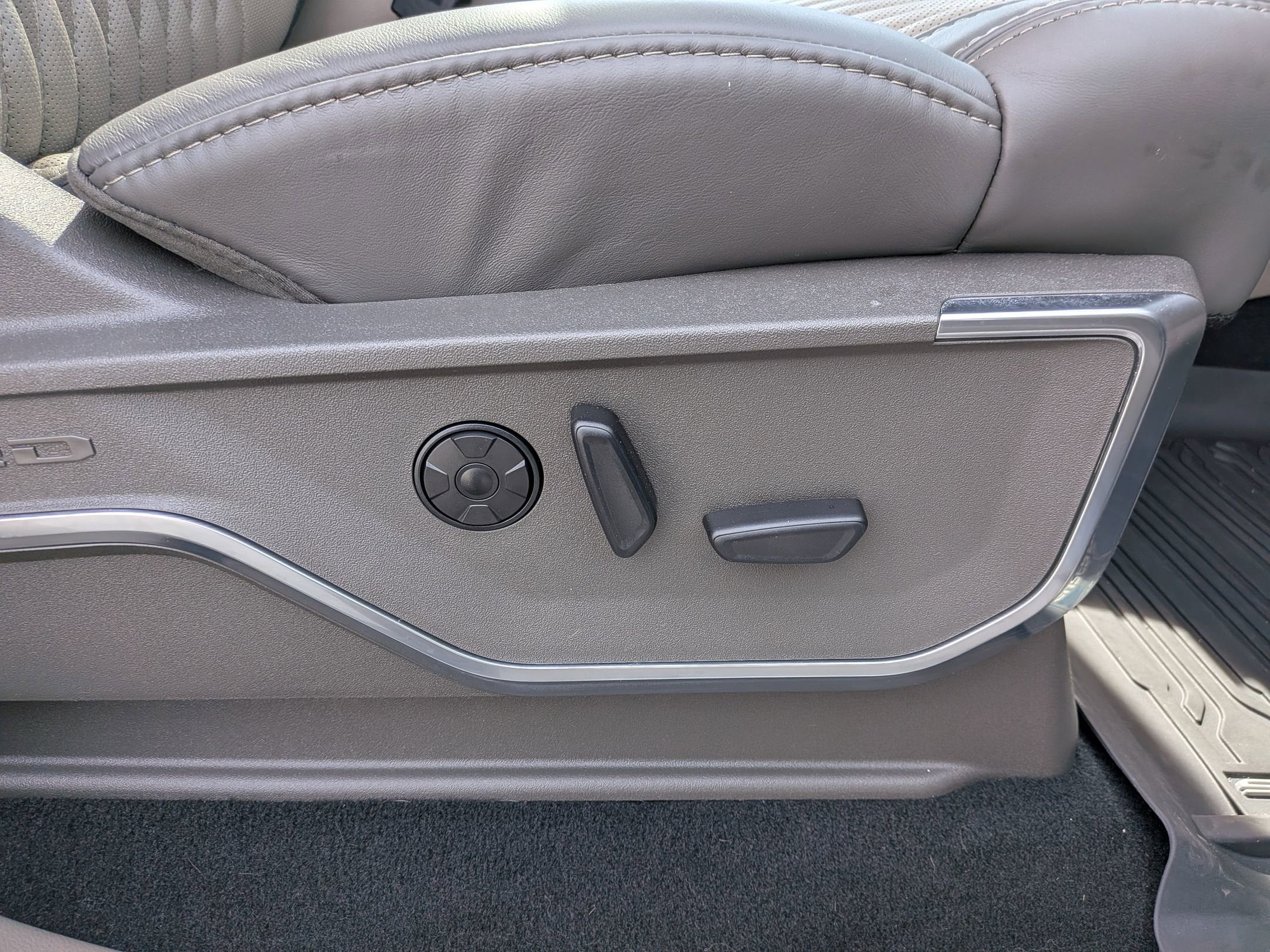 2025 Ford Super Duty F-350 SRW Platinum