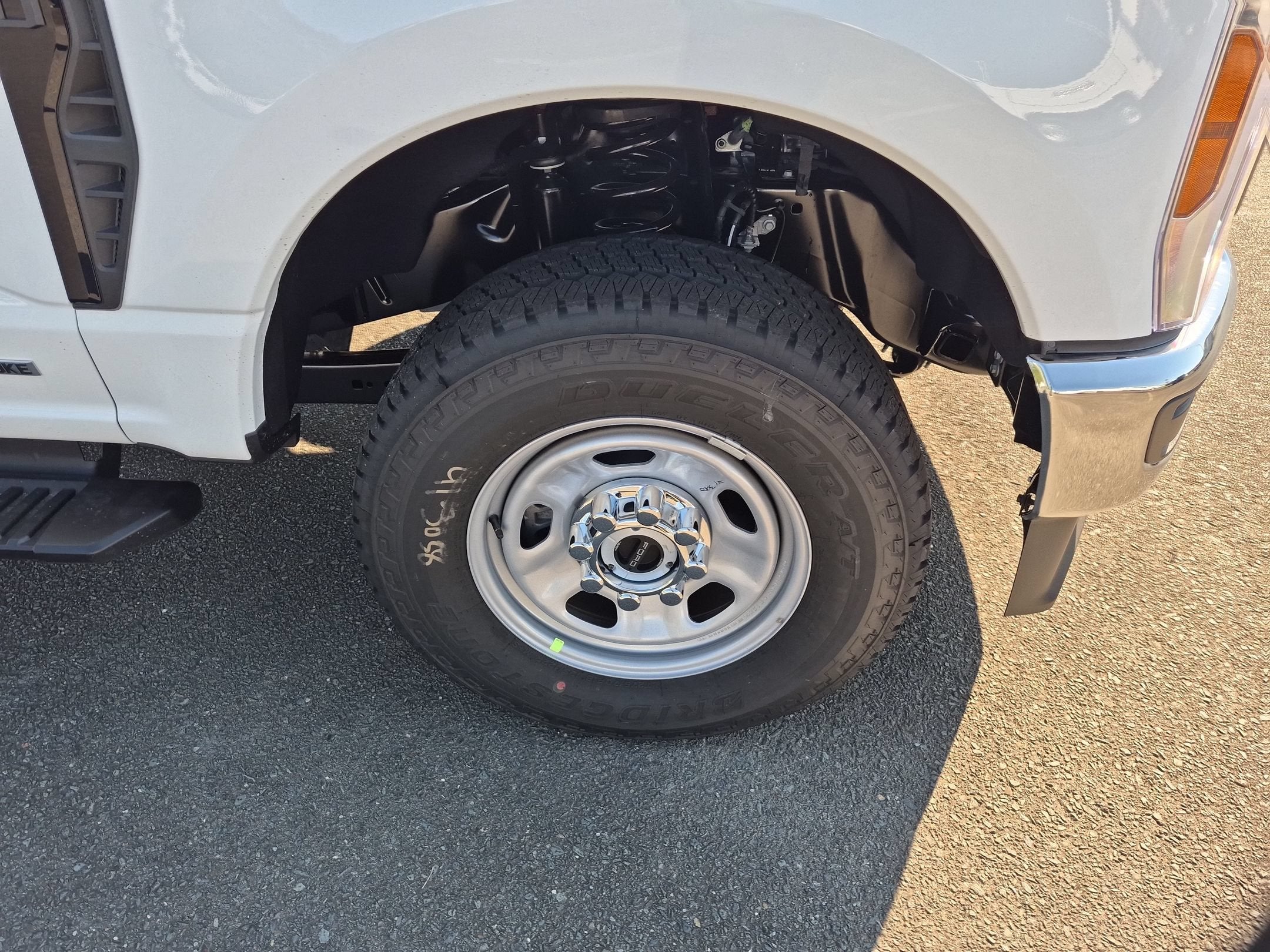 2027 Ford Super Duty F-350 SRW XL