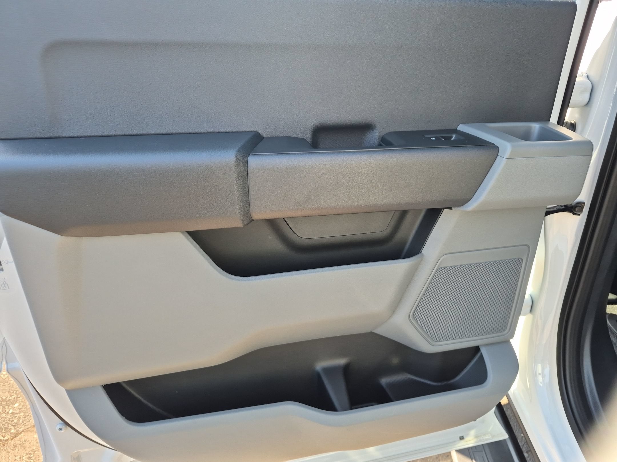 2027 Ford Super Duty F-350 SRW XL