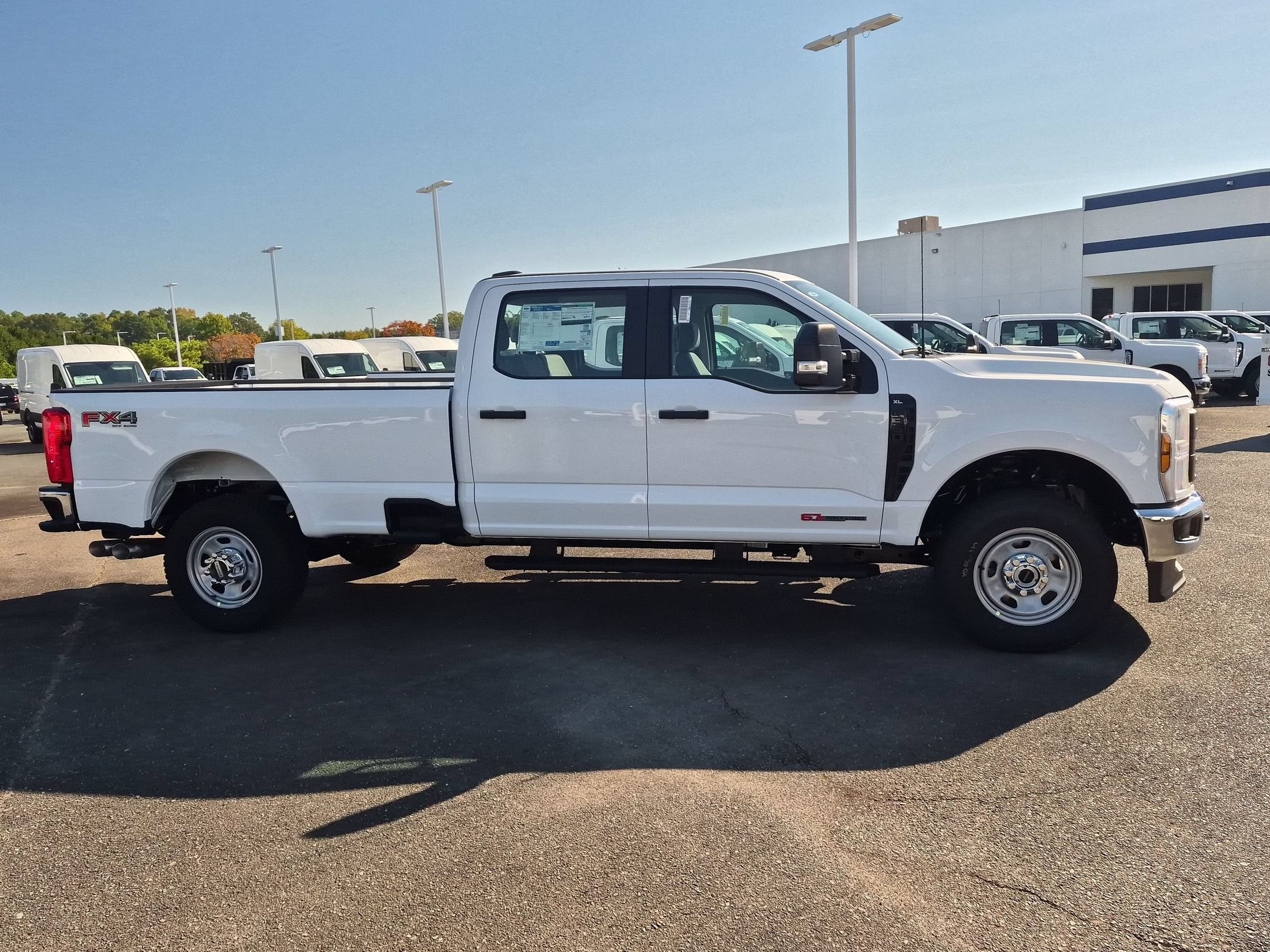 2027 Ford Super Duty F-350 SRW XL