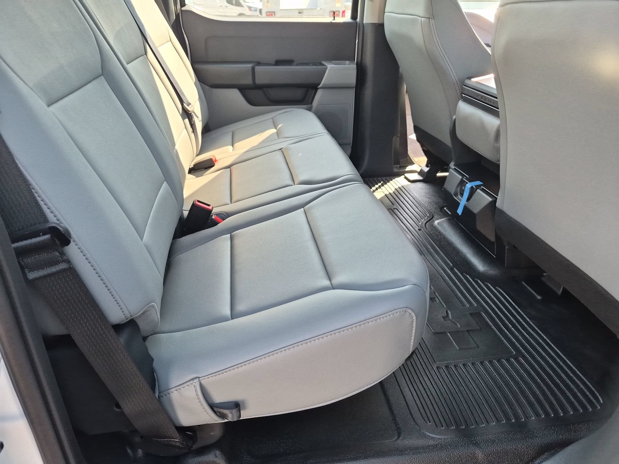 2027 Ford Super Duty F-350 SRW XL
