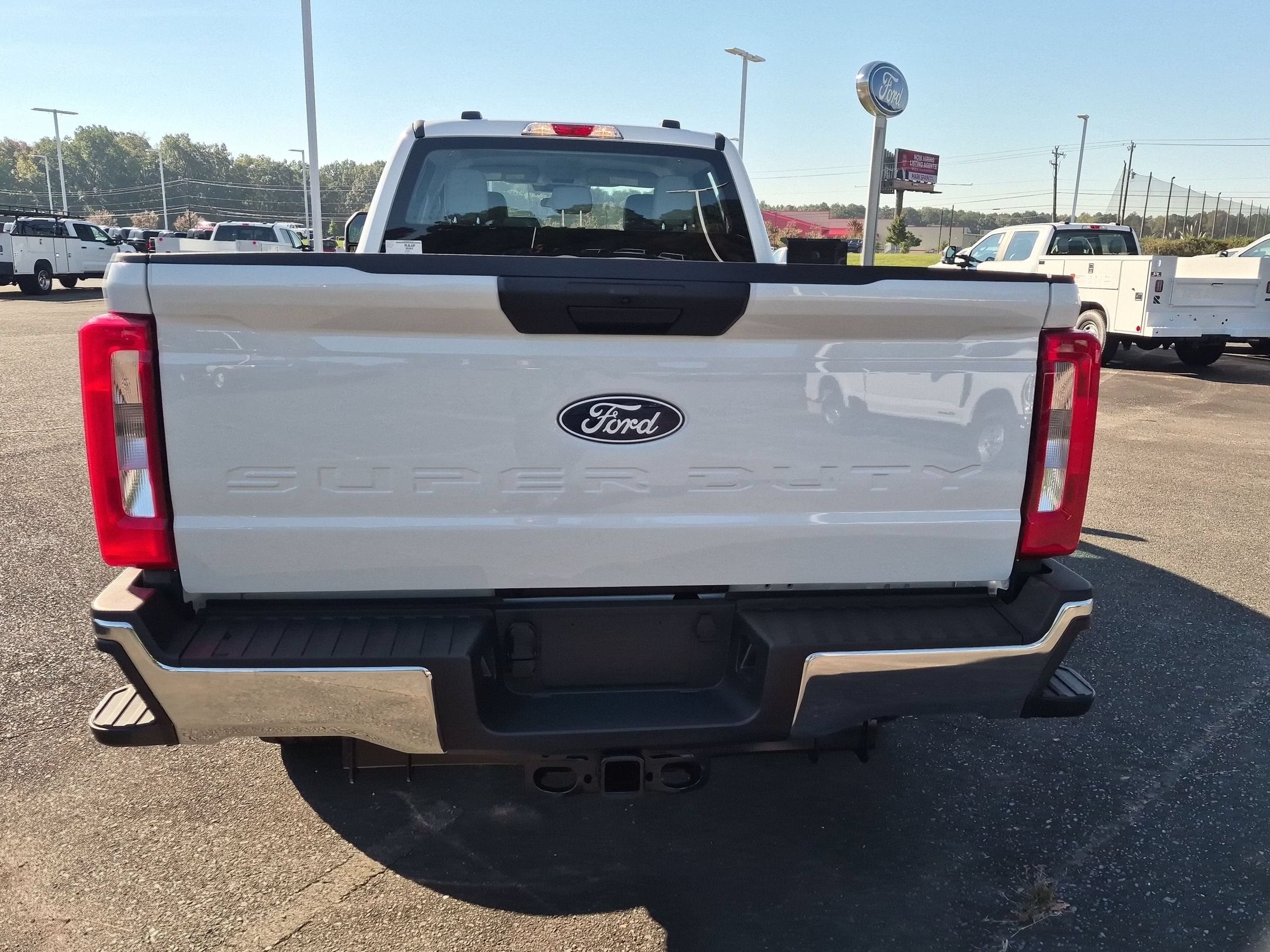 2027 Ford Super Duty F-350 SRW XL