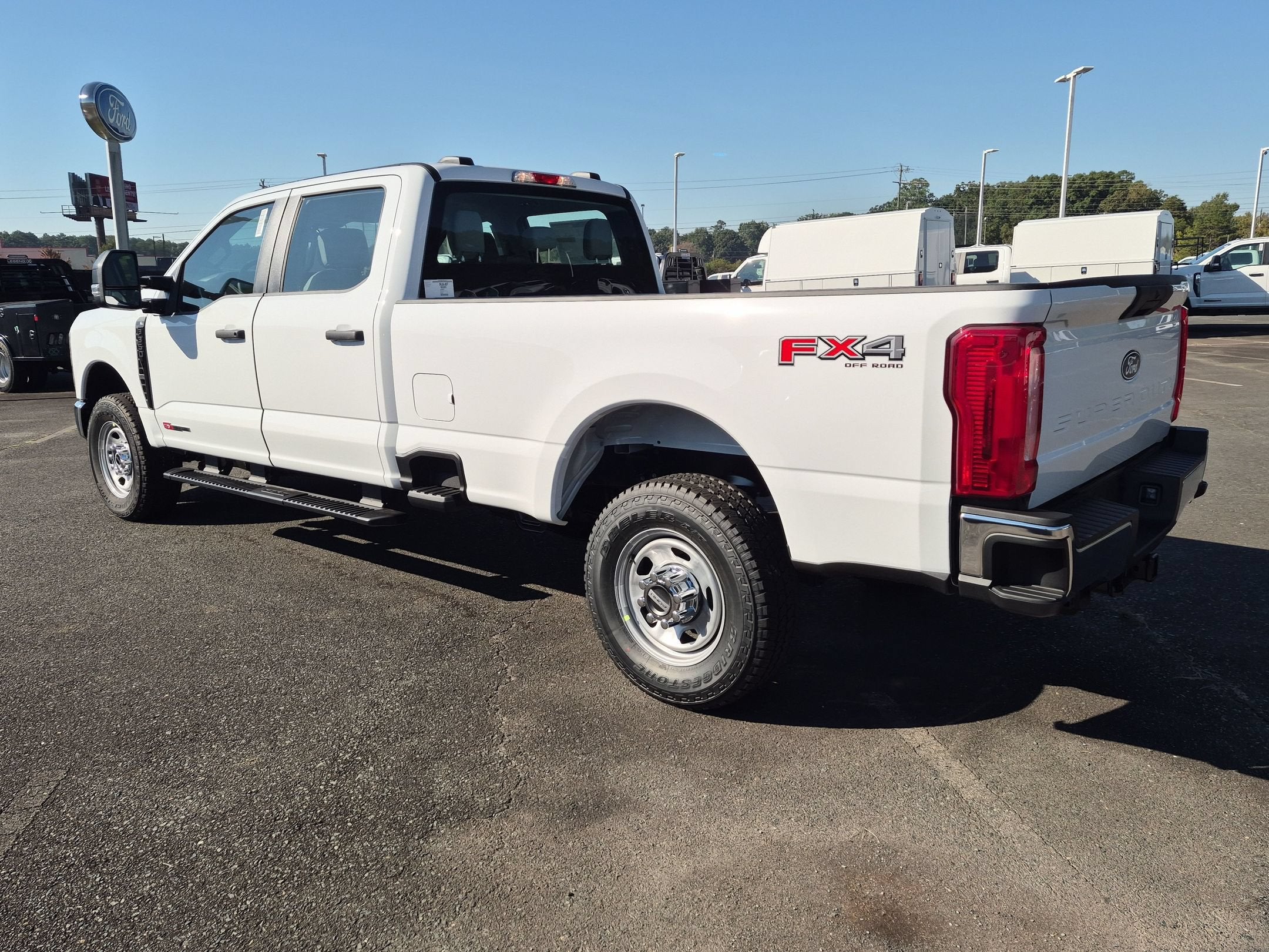 2027 Ford Super Duty F-350 SRW XL
