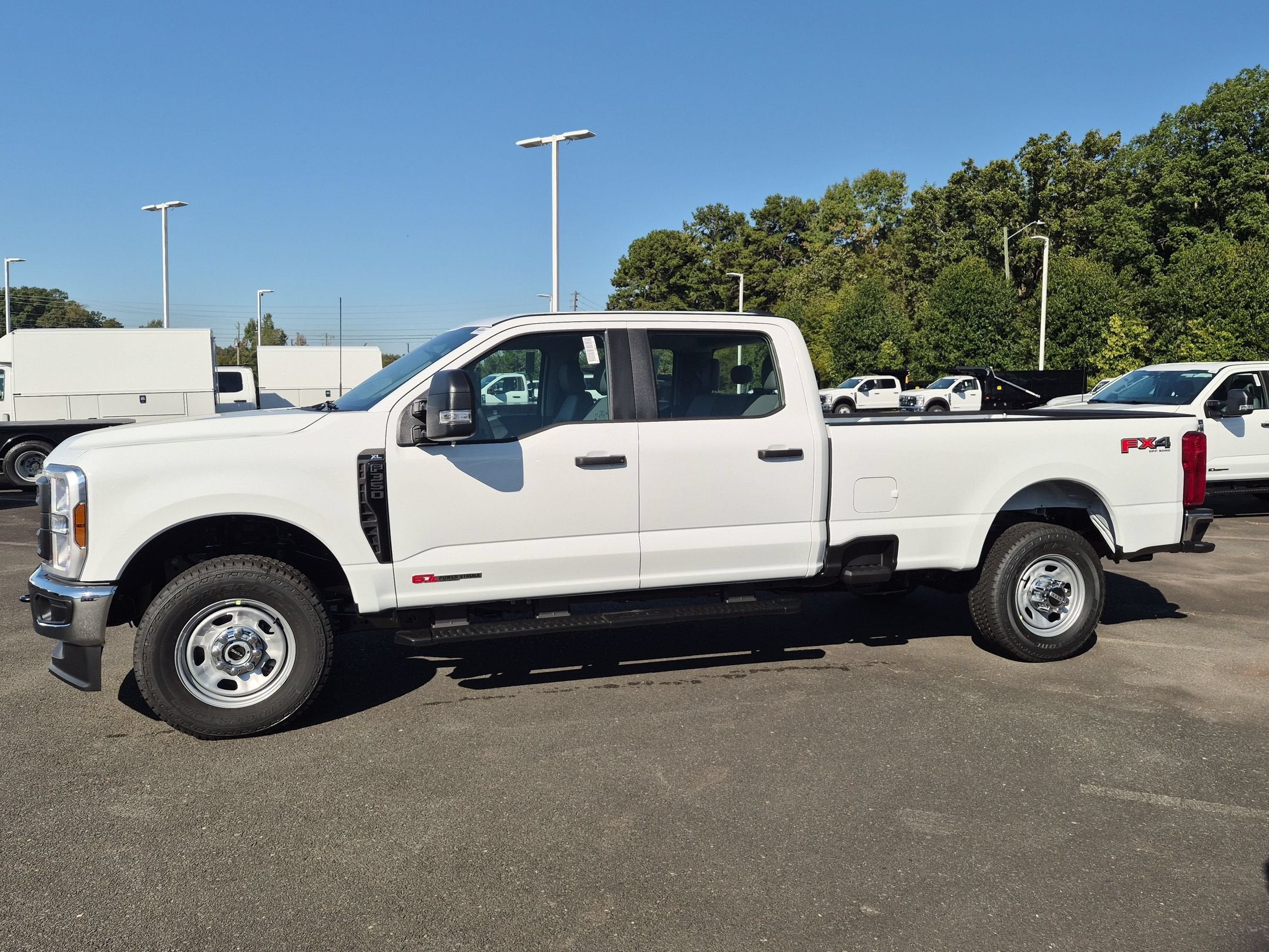 2027 Ford Super Duty F-350 SRW XL