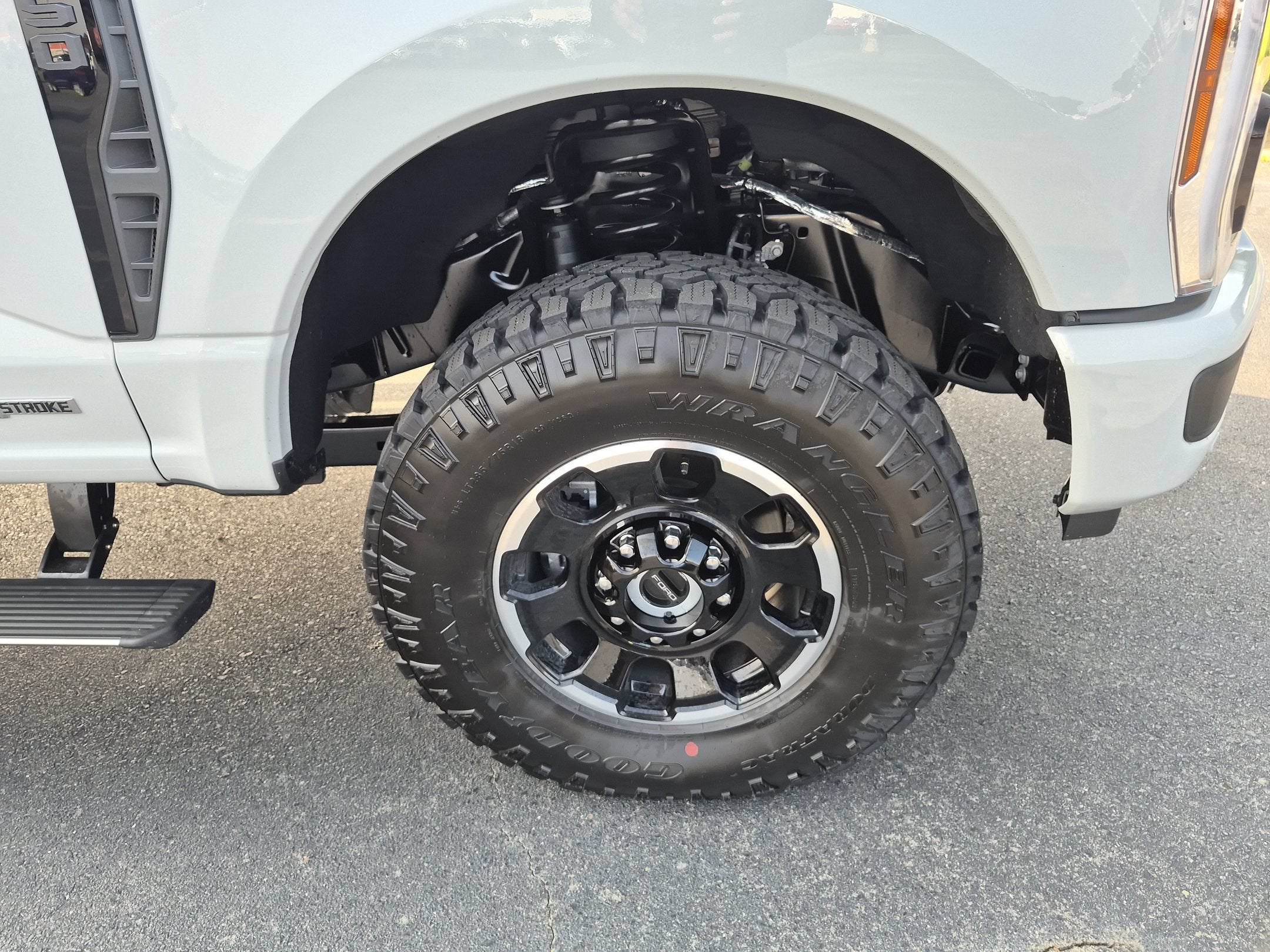 2026 Ford Super Duty F-350 SRW LARIAT