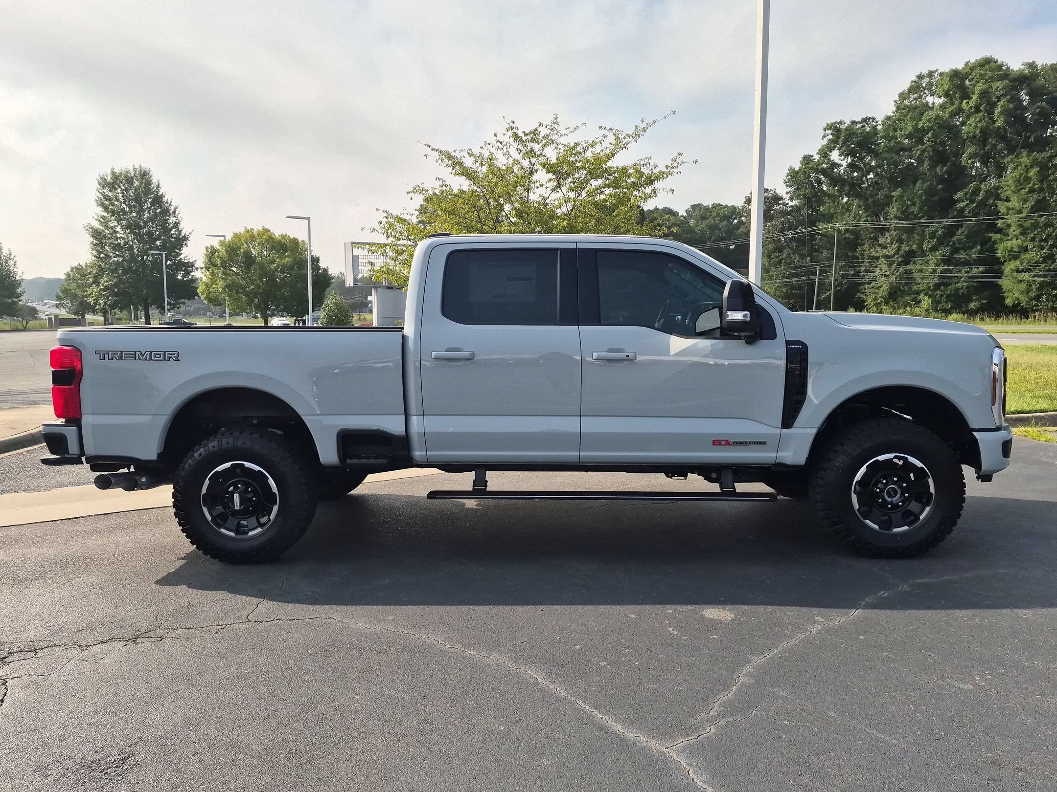 2026 Ford Super Duty F-350 SRW LARIAT