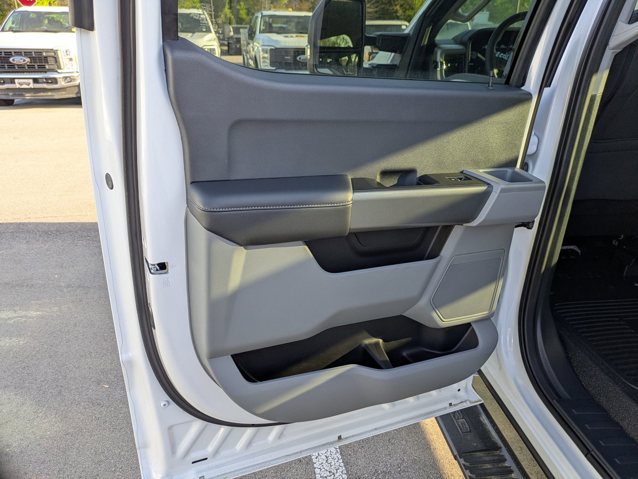 2026 Ford Super Duty F-350 SRW XLT