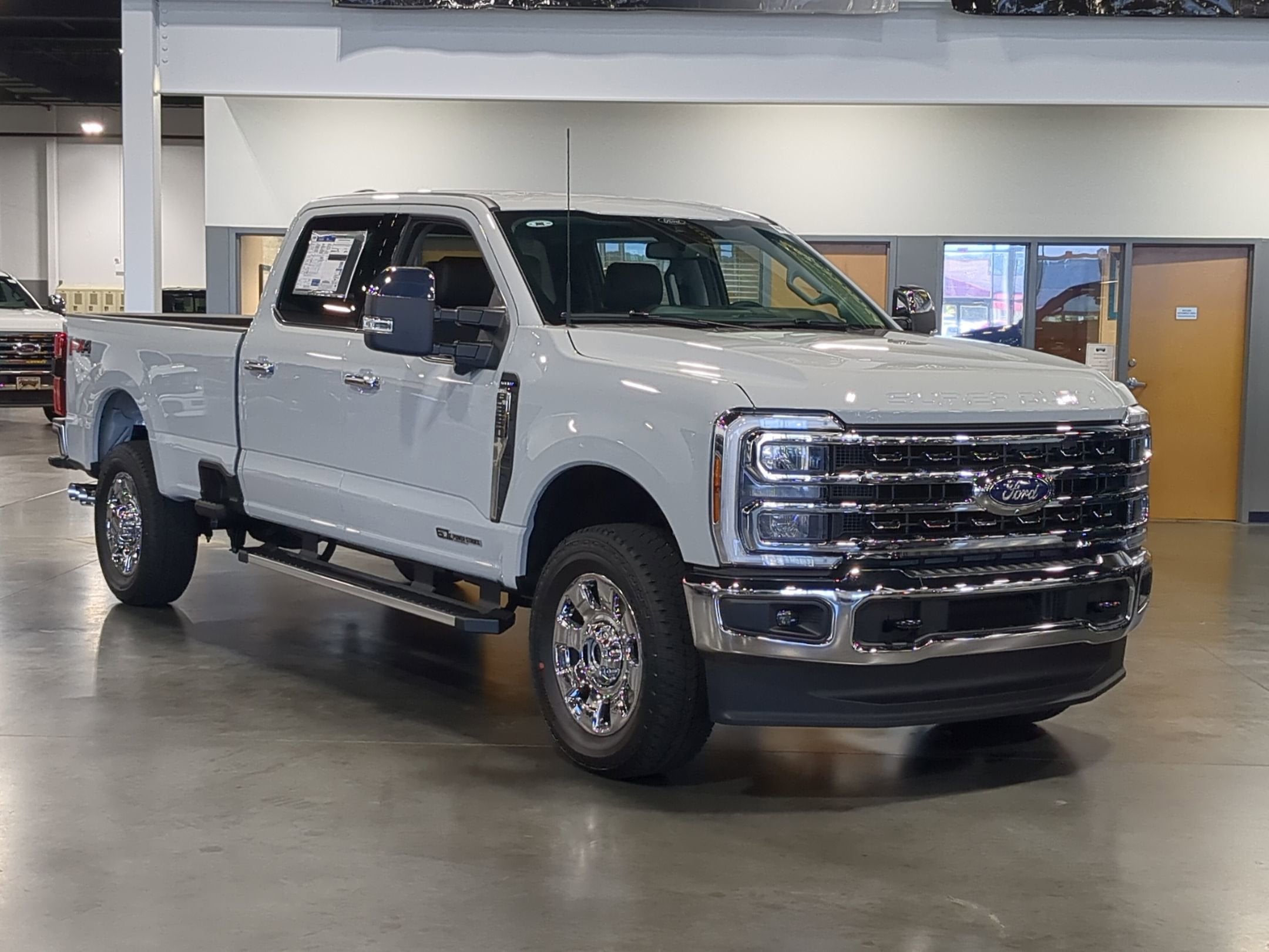2026 Ford Super Duty F-350 SRW LARIAT