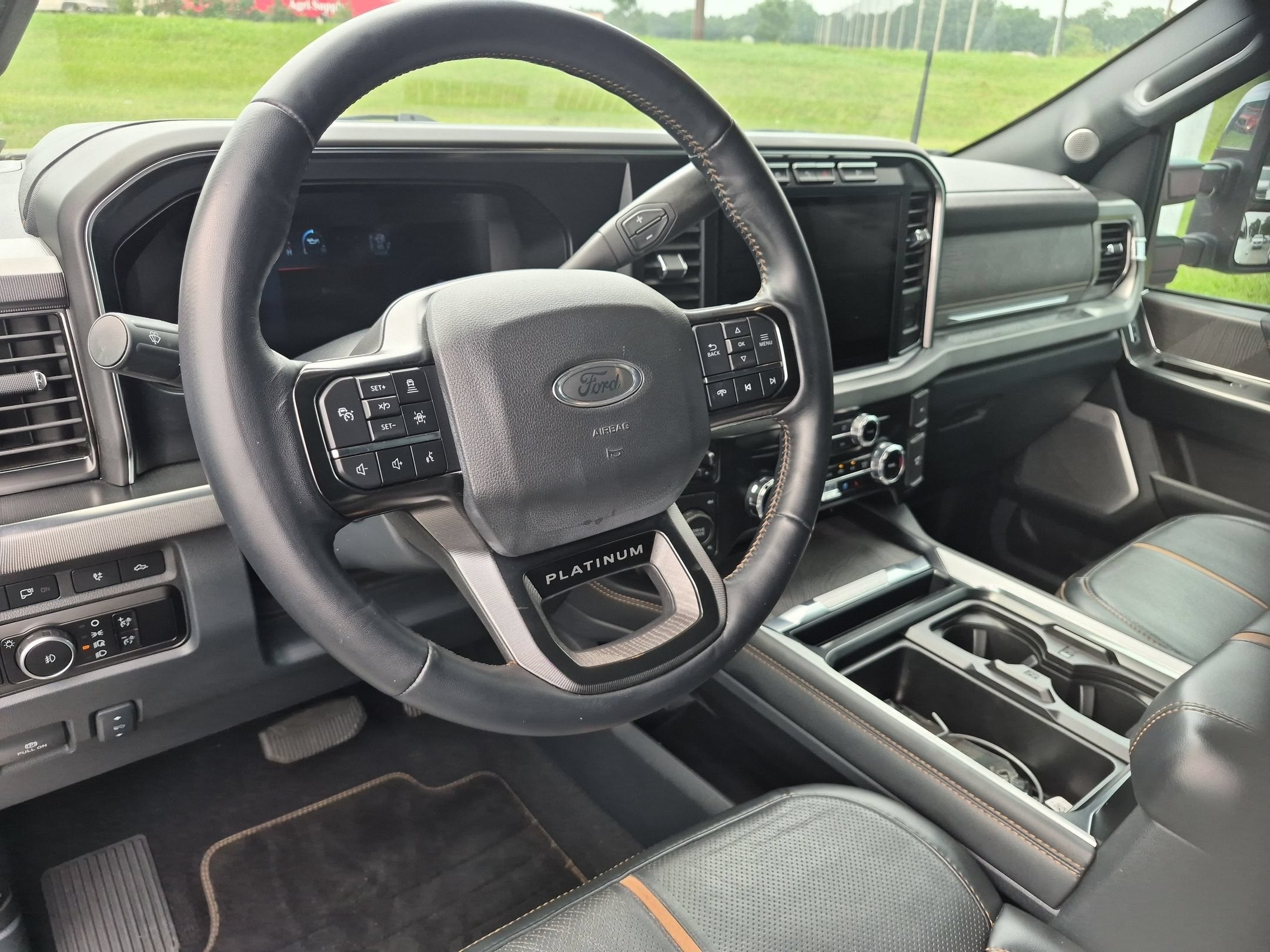 2023 Ford Super Duty F-350 SRW Platinum