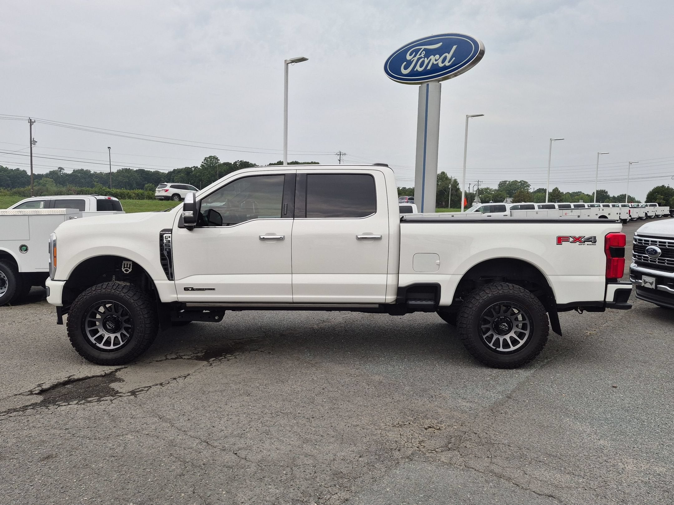 2023 Ford Super Duty F-350 SRW Platinum