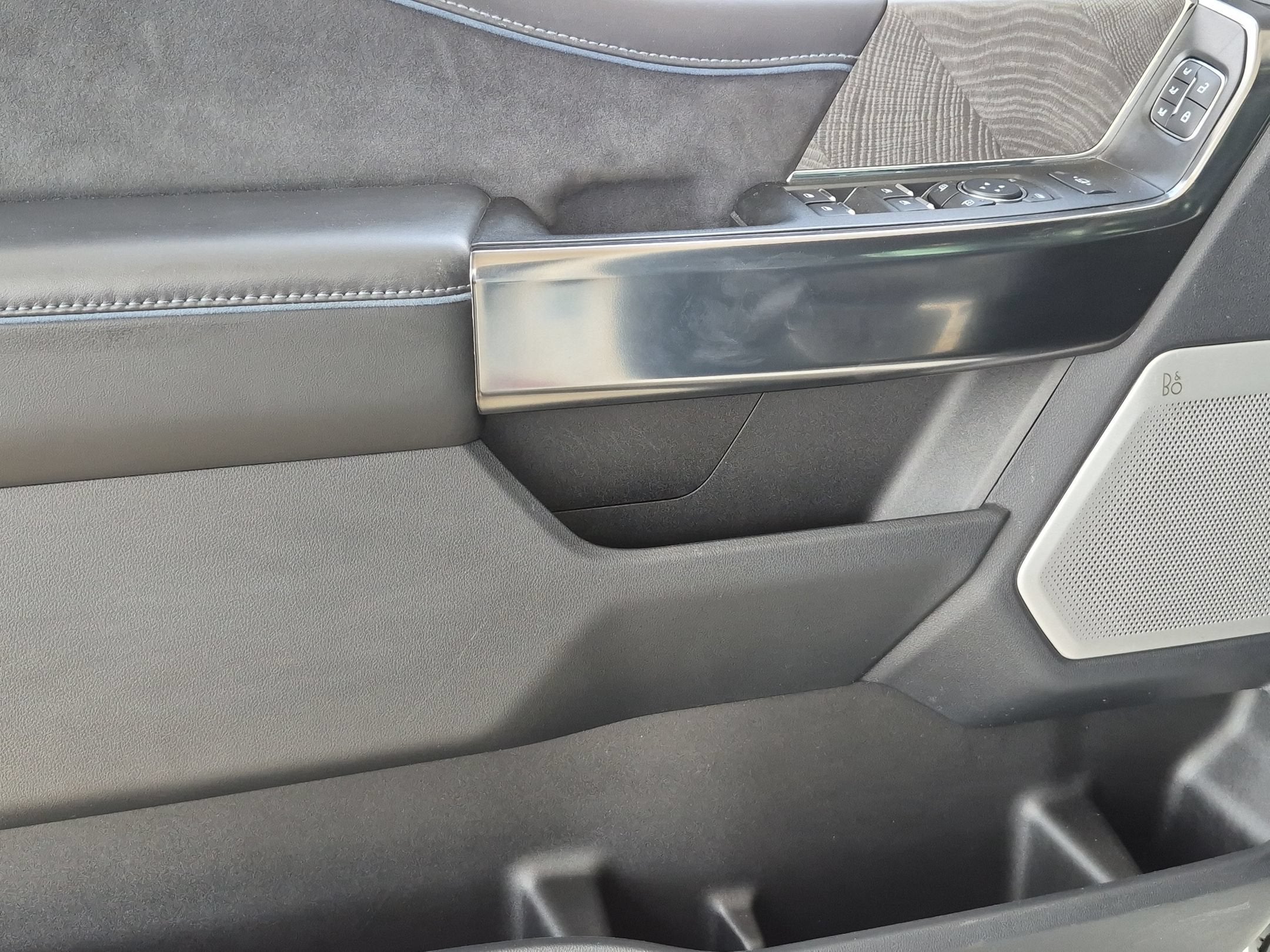 2025 Ford Super Duty F-350 DRW Platinum