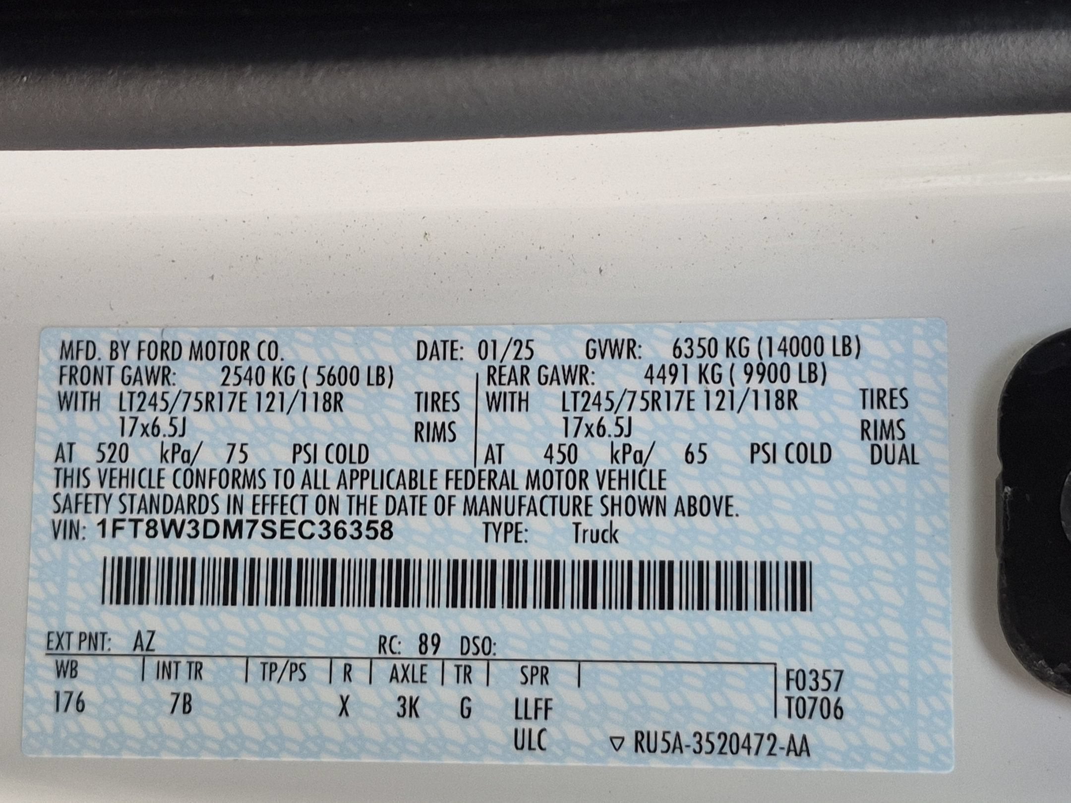 2025 Ford Super Duty F-350 DRW Platinum