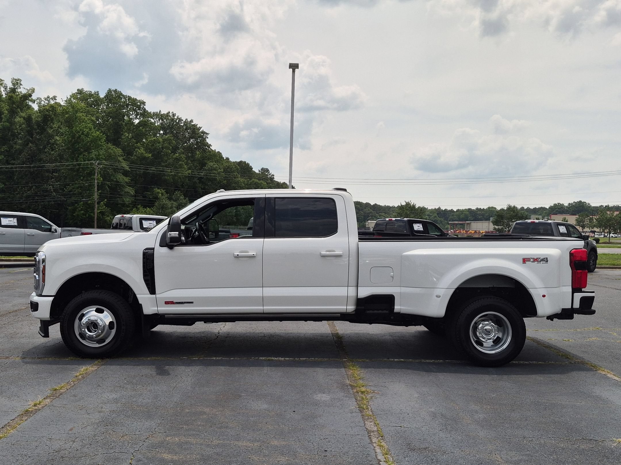 2025 Ford Super Duty F-350 DRW Platinum