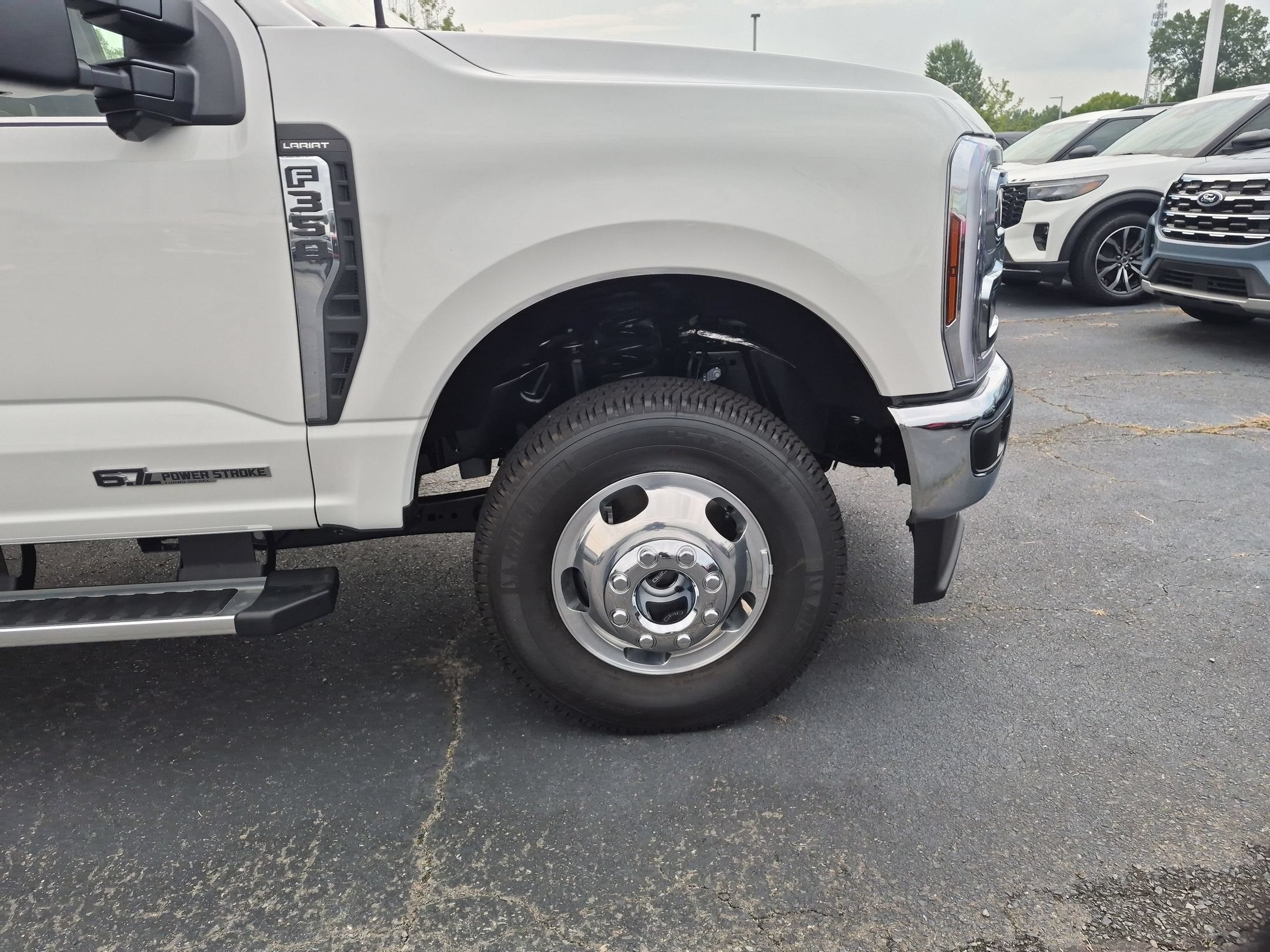 2026 Ford Super Duty F-350 DRW LARIAT