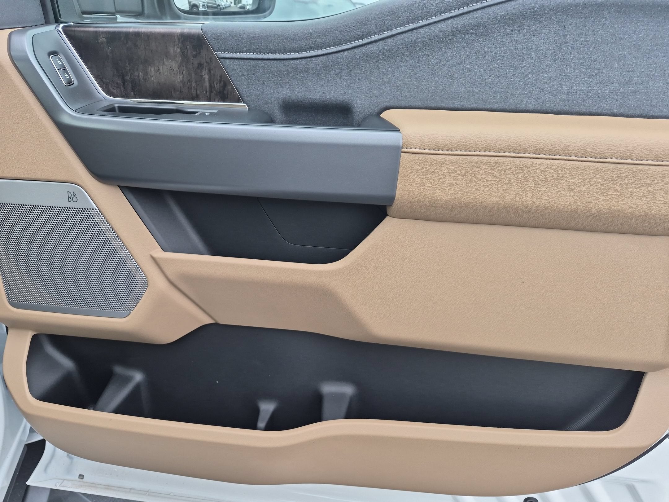 2026 Ford Super Duty F-350 DRW LARIAT