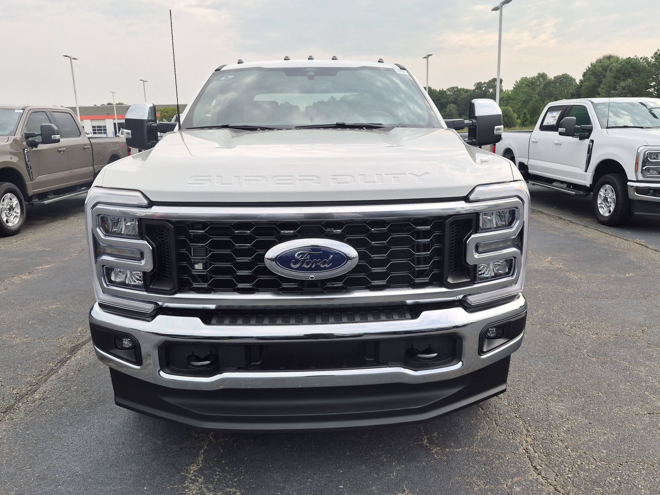 2026 Ford Super Duty F-350 DRW LARIAT
