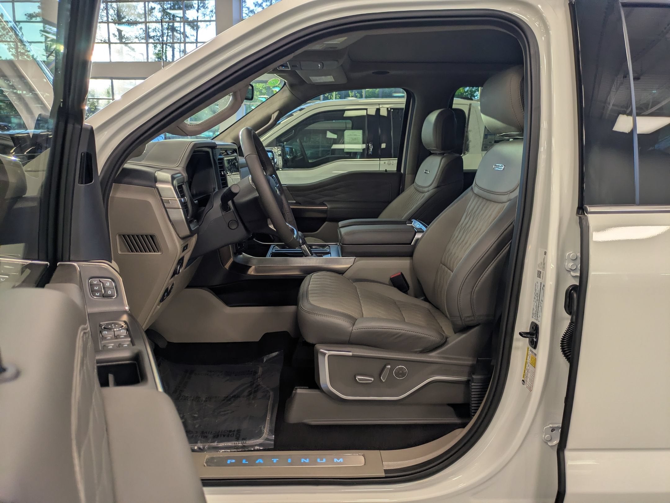 2026 Ford F-150 Platinum - Photo 12