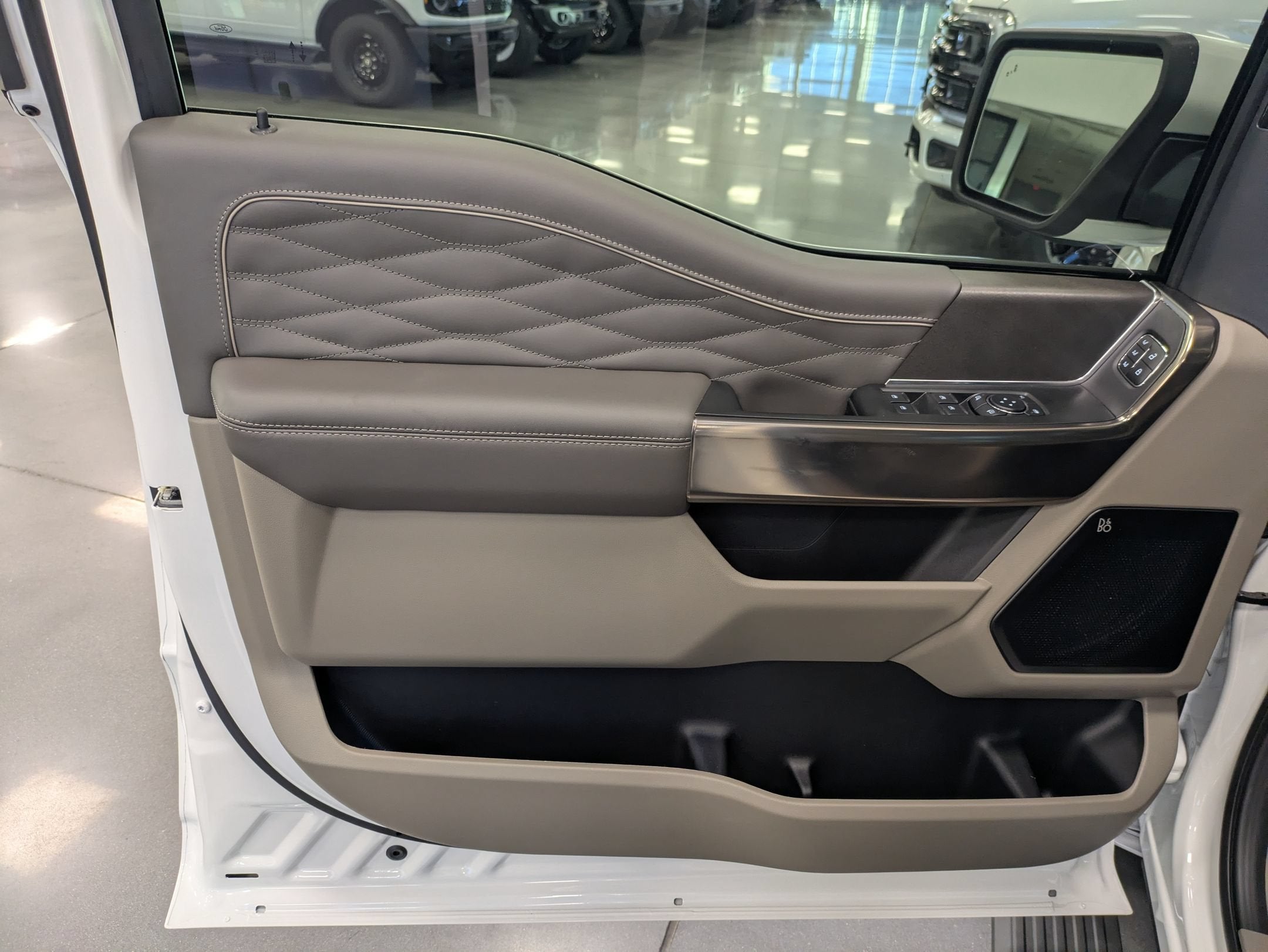 2026 Ford F-150 Platinum - Photo 15