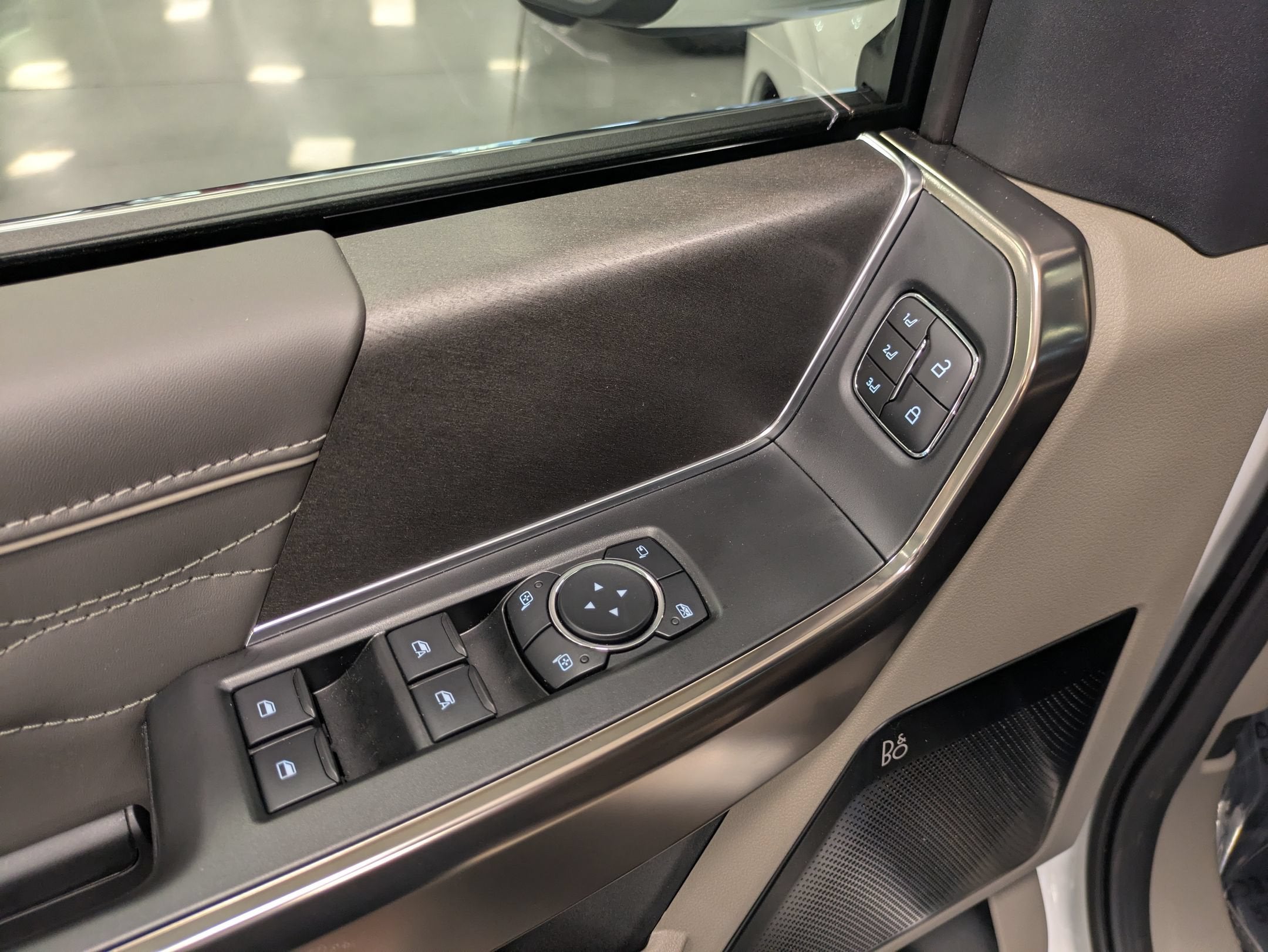 2026 Ford F-150 Platinum - Photo 16