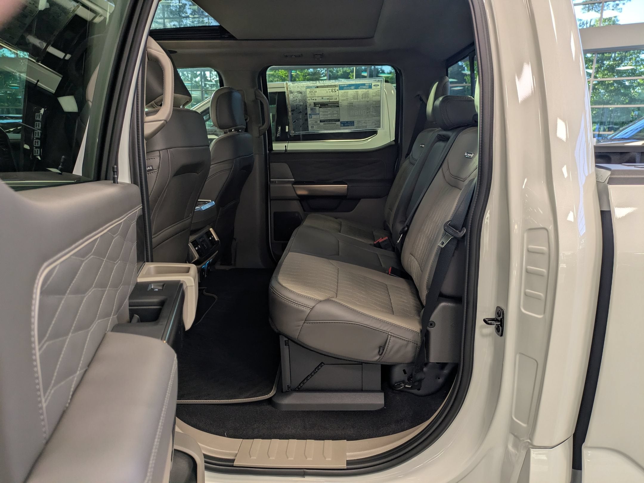 2026 Ford F-150 Platinum - Photo 29