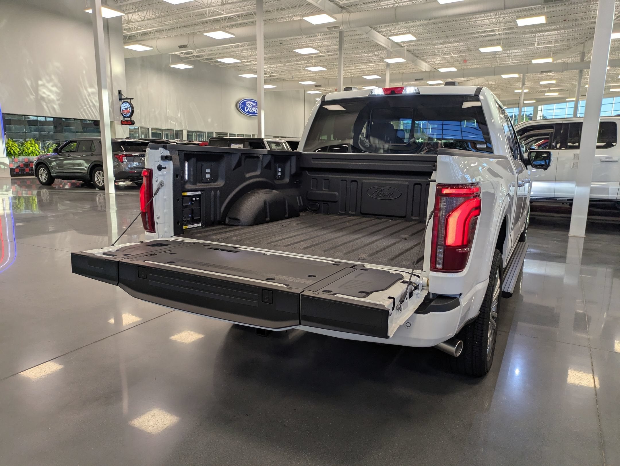 2026 Ford F-150 Platinum - Photo 37