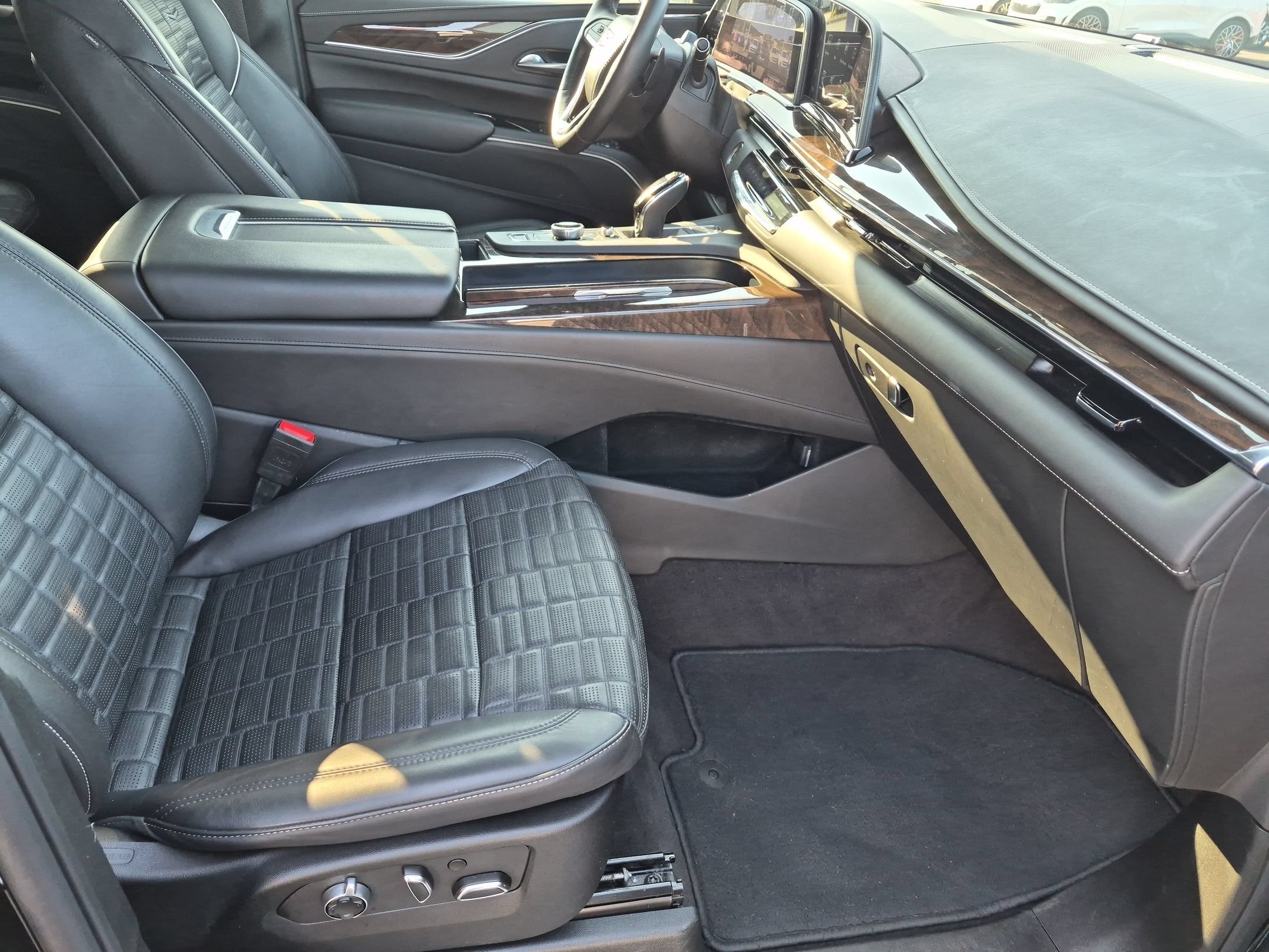 2024 Cadillac Escalade ESV 4WD Sport Platinum