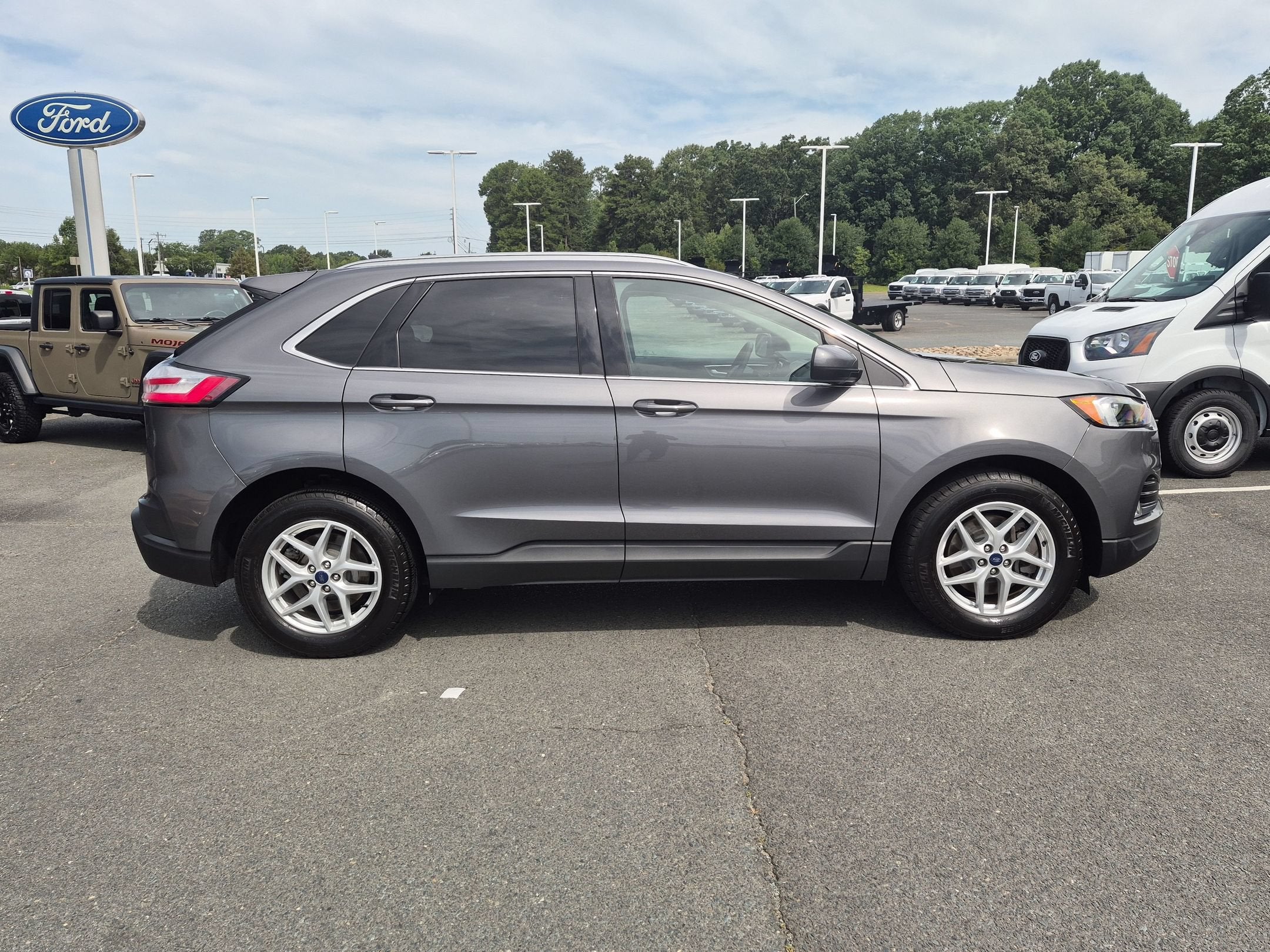 2022 Ford Edge SEL